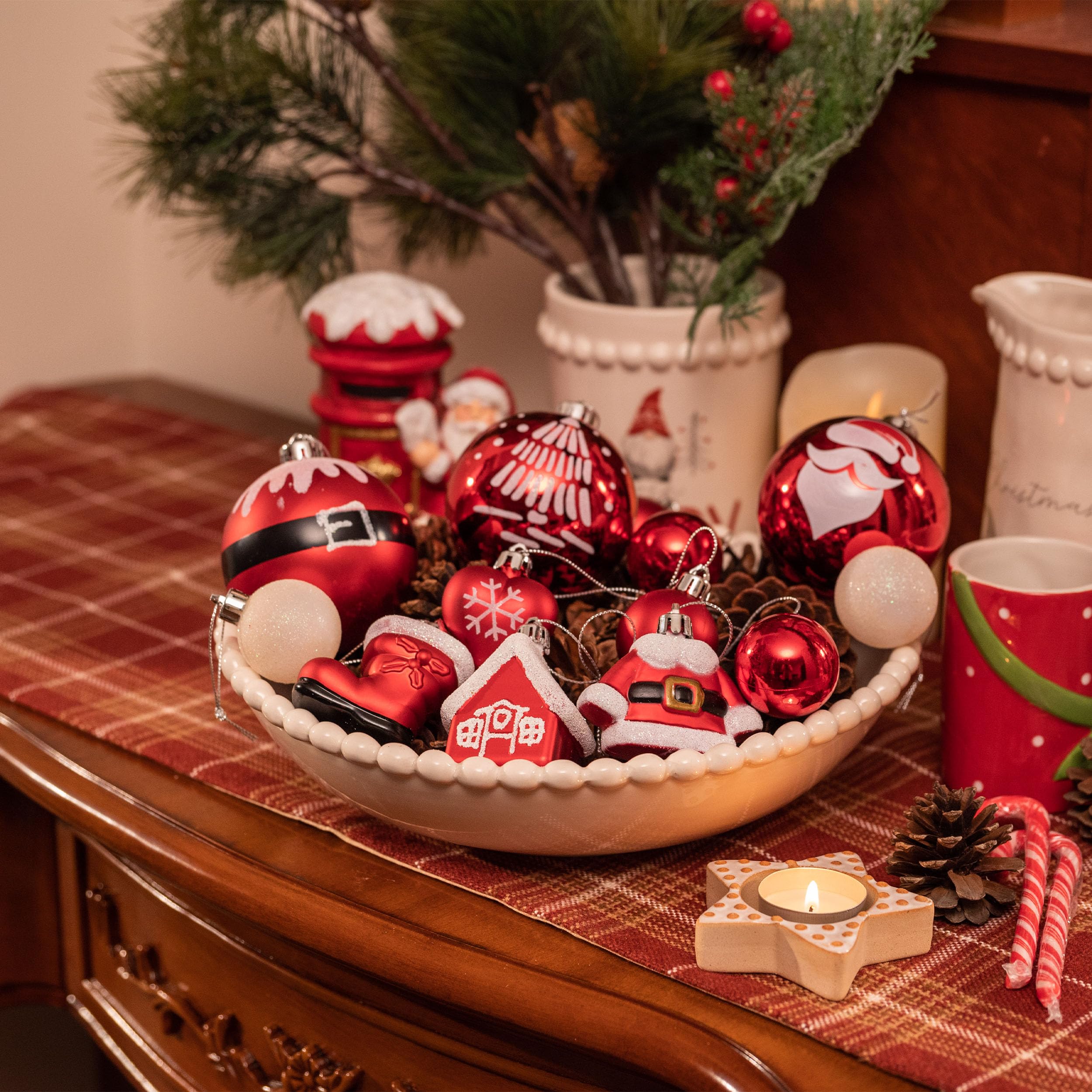 Valery Madelyn 50Pcs Bolas de Navidad de 3-5cm, Adornos de Navidad para Arbol, Decoración de Bolas Navideños Inastillable Plástico de Rojo y Blanco, Regalos de Colgantes de Navidad (Tradicional)