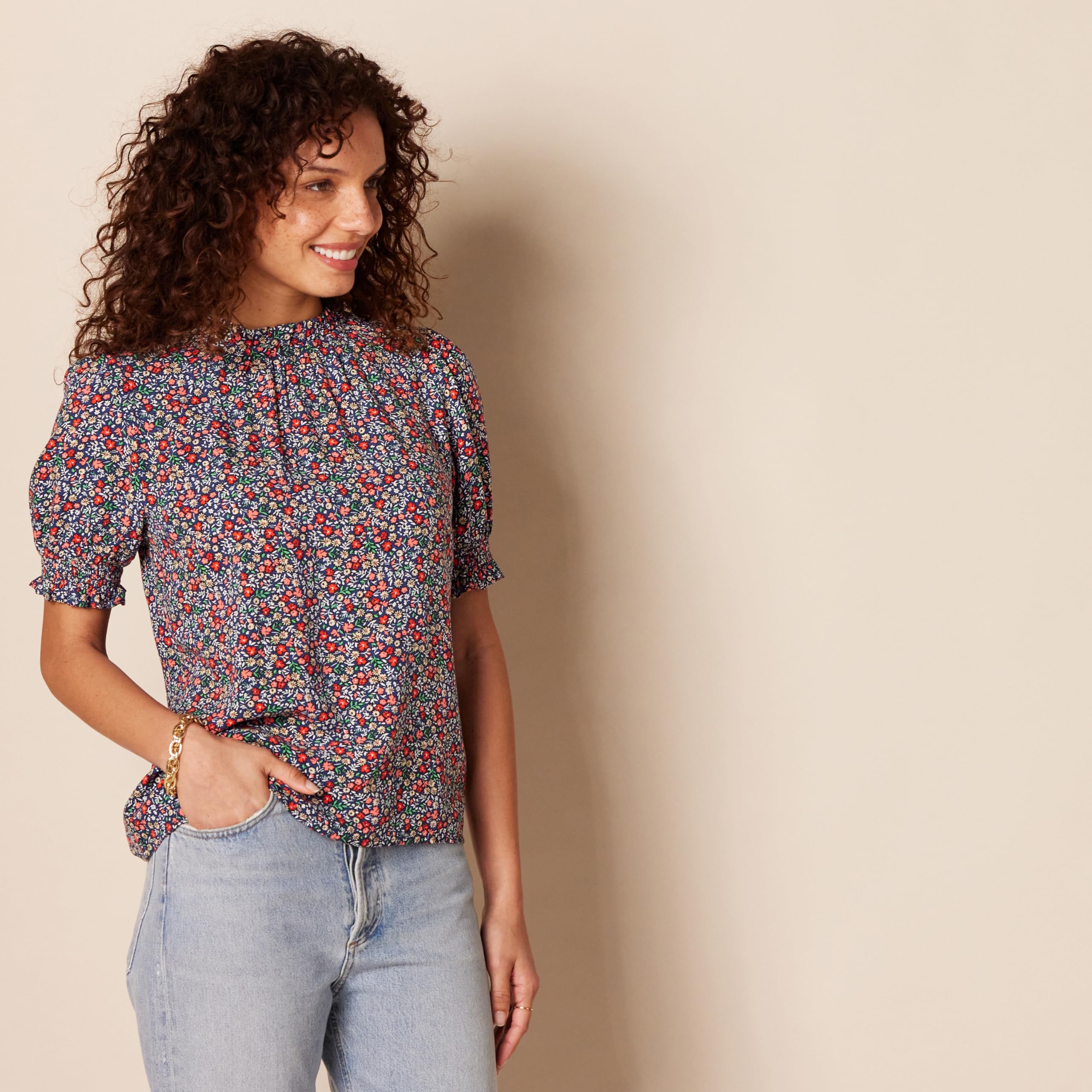 Amazon Essentials Women's Fluid Twill Short Puff Sleeve Smock Detail Shirt