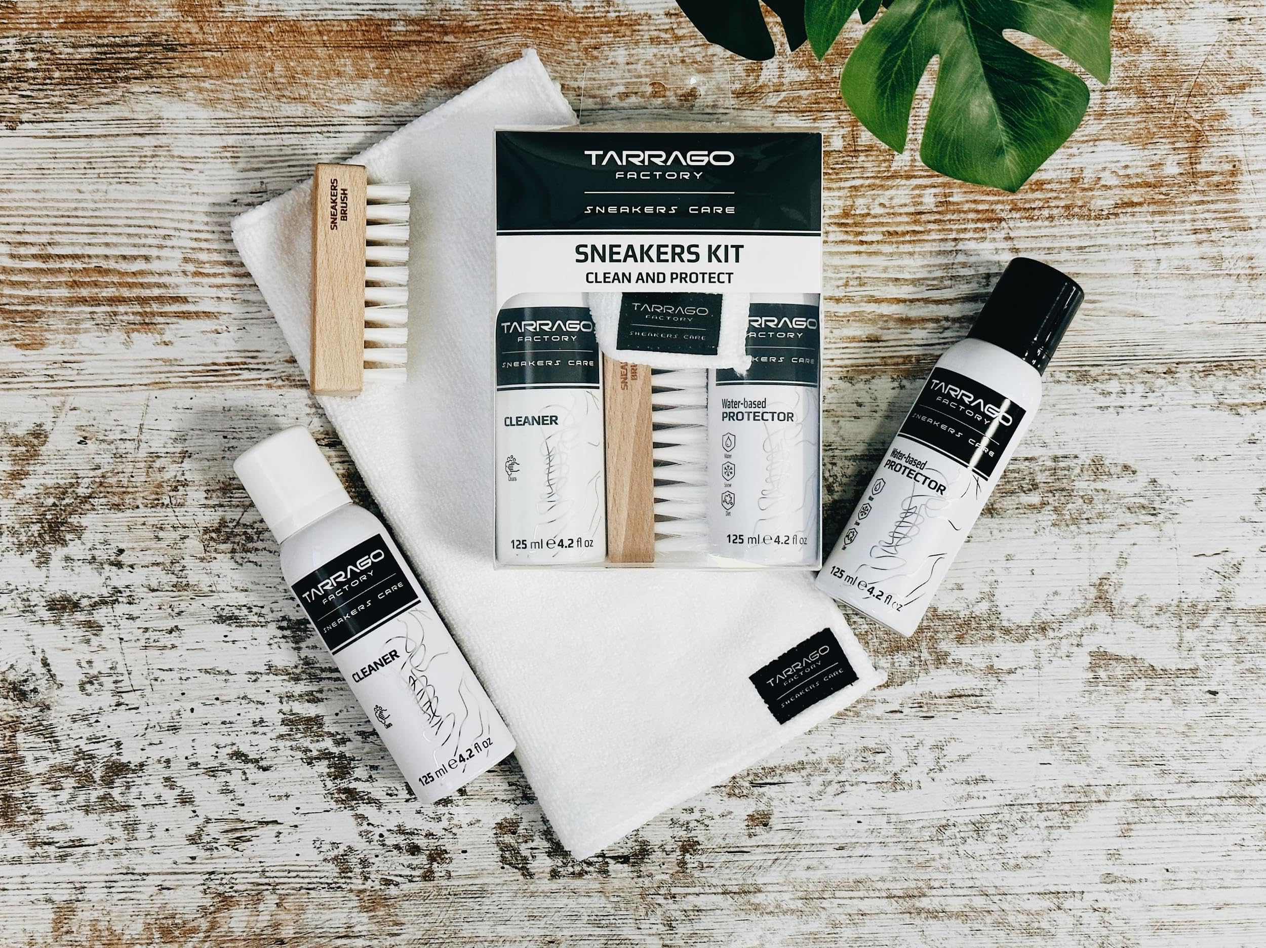 Sneakers Care Kit | Kit d'entretien, de nettoyage et de protection des chaussures | Avec des ingrédients naturels | Comprend une brosse et un chiffon de nettoyage