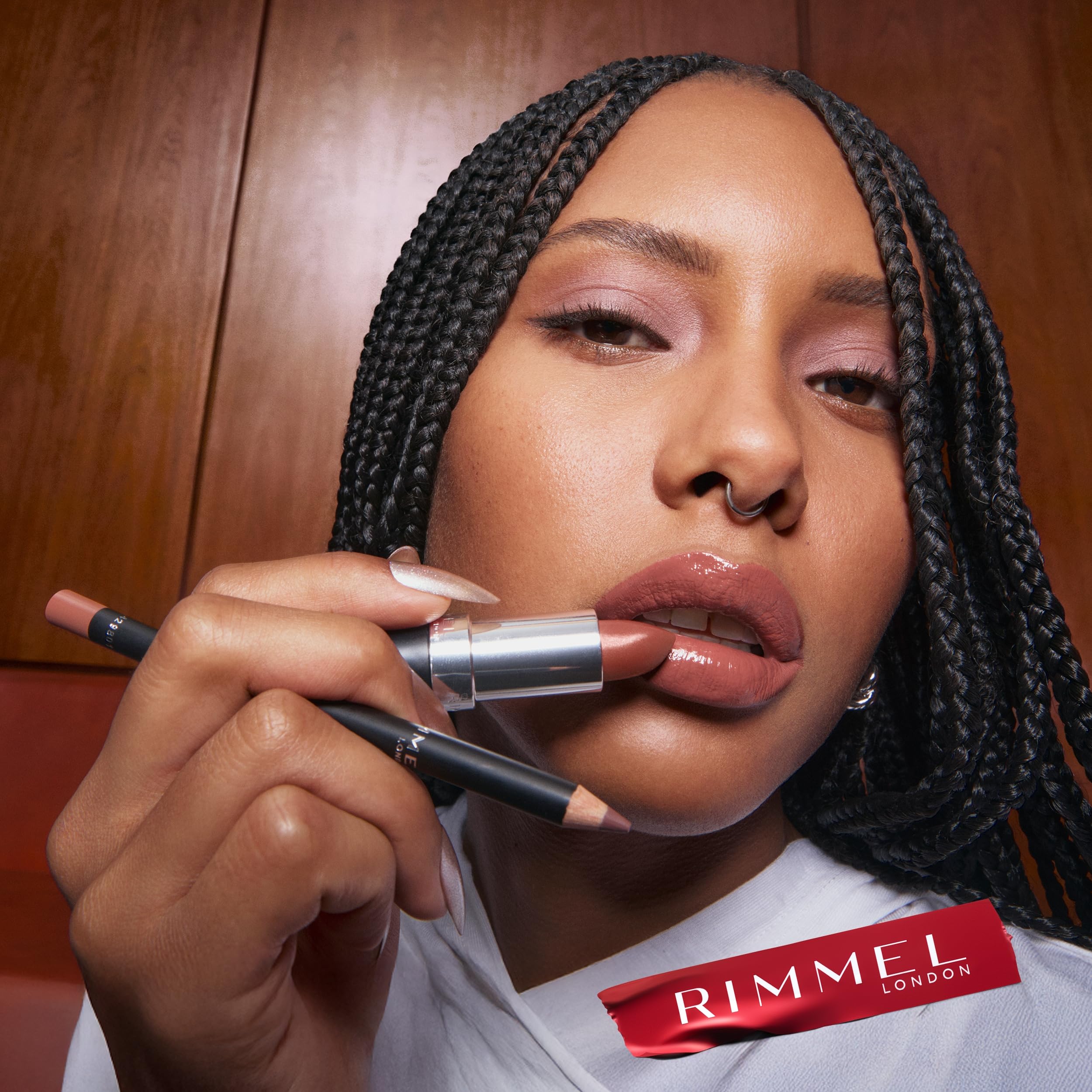 Rimmel London, Lasting Finish Nude Collection Lipstick, Cappuccino Light, długotrwała szminka z masłem aloesowym, natychmiastowe nawilżenie, wegańska formuła, 4g