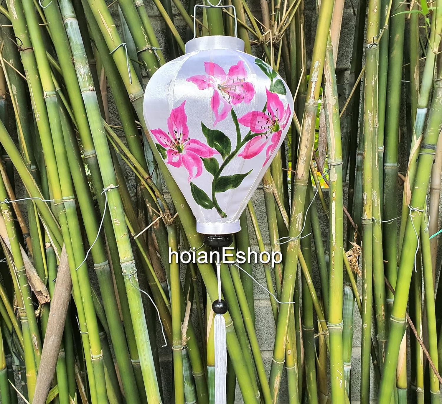 Vietnamese Silk Lanterns Personalization Hand-Painted Flower Lily Lanterns on Your Request, Personalized Lanterns for Outdoor Wedding Party Decorative Restaurant Decorations (Set 2 pcs)