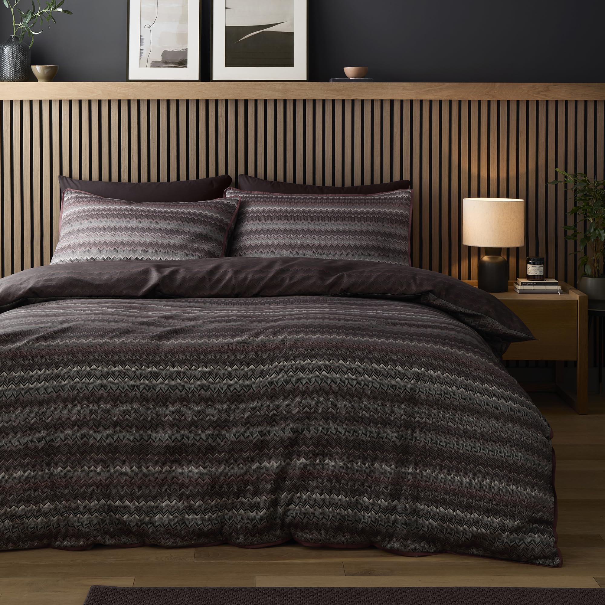 Appletree Unisex Chocolate 'Chevron Stripe' 100% Cotton Sateen Duvet Cover Set In | : King