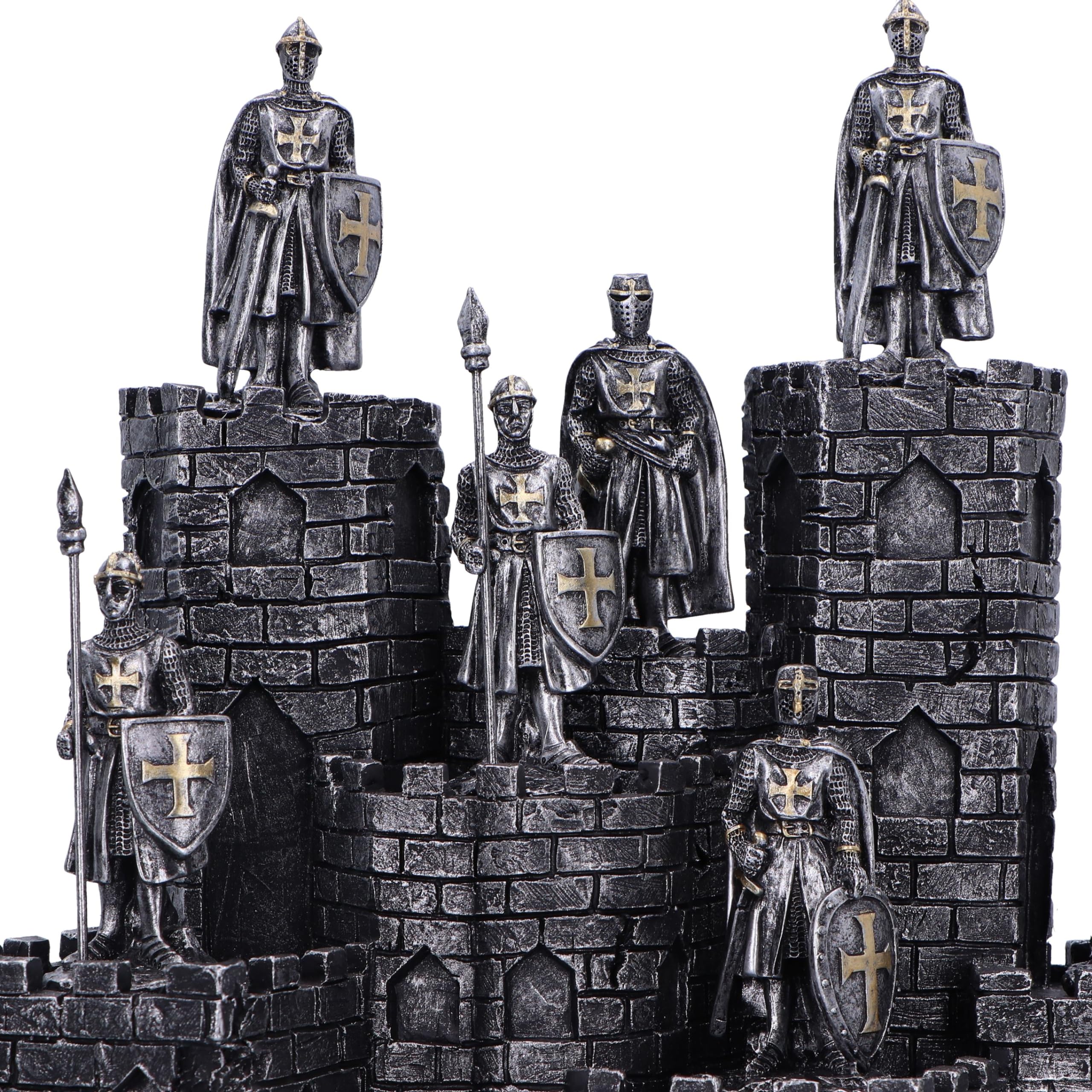 Nemesis Now Présentoir Chevaliers de la Tour avec 48 Figurines Château médiéval en résine argentée Peint à la Main 25 cm