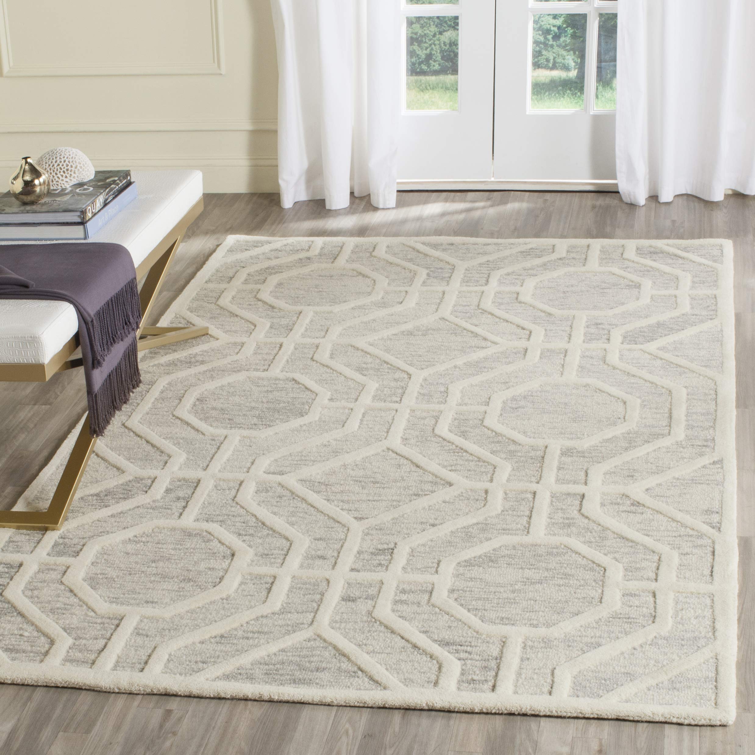 SAFAVIEH Cambridge Collection 4' x 6' Light Grey/Ivory CAM726G Handmade Moroccan Distressed Premium Wool Area Rug