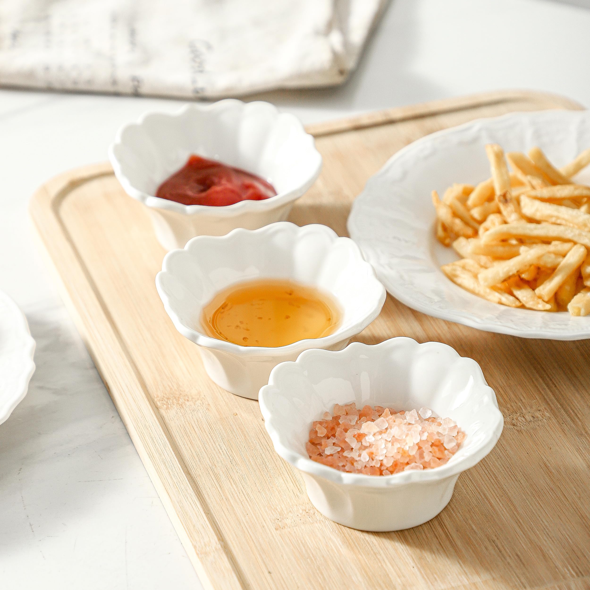 UIBFCWN 16 Piezas Cuencos Aperitivos, Cuencos para Salsa, Cuencos de porcelana para Salsas de Soja, 100ml Cuencos Pequeños de Aperitivo para Ketchup, Especias, Vinagre, Salsas, Sushi - 9,5 x4cm