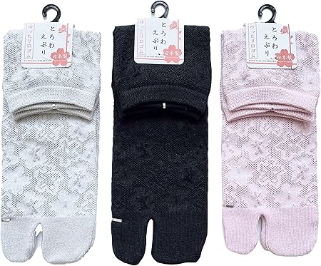 Amazon Co Jp 足袋 ソックス レディース 日本製 足袋 靴下 女性 おしゃれ かわいい 綿混 メッシュ 桜柄 ゆったり口ゴム 3足セット 色はお任せ 服 ファッション小物