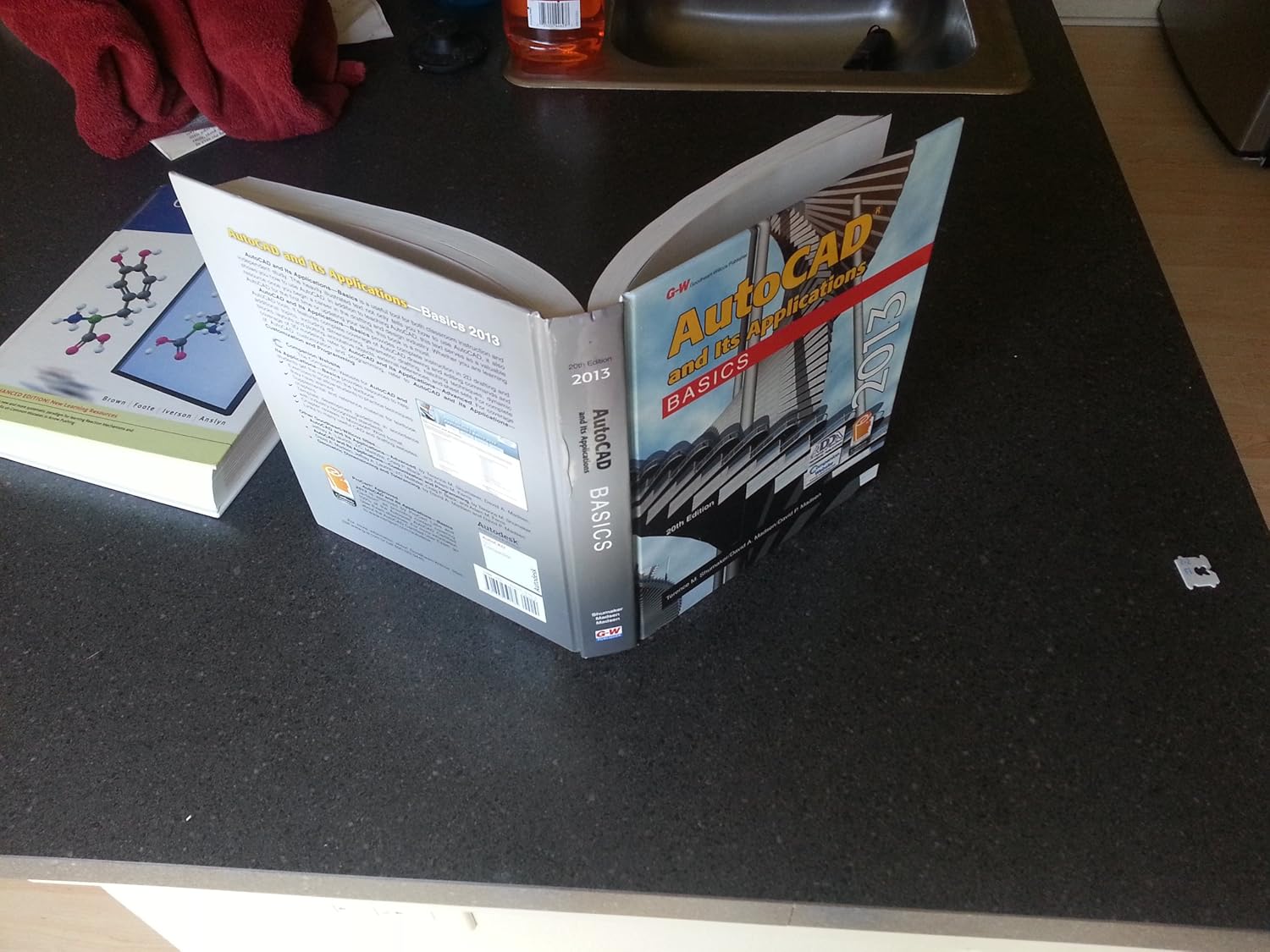 AutoCAD and Its Applications Basics 2013: Shumaker, Terence M., Madsen