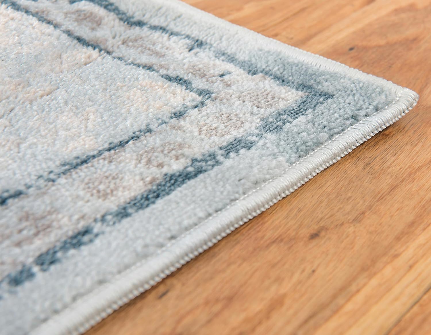 Unique Loom Paris Collection Pastel Tones Traditional Distressed Light Blue Area Rug (3' 3 x 5' 3)
