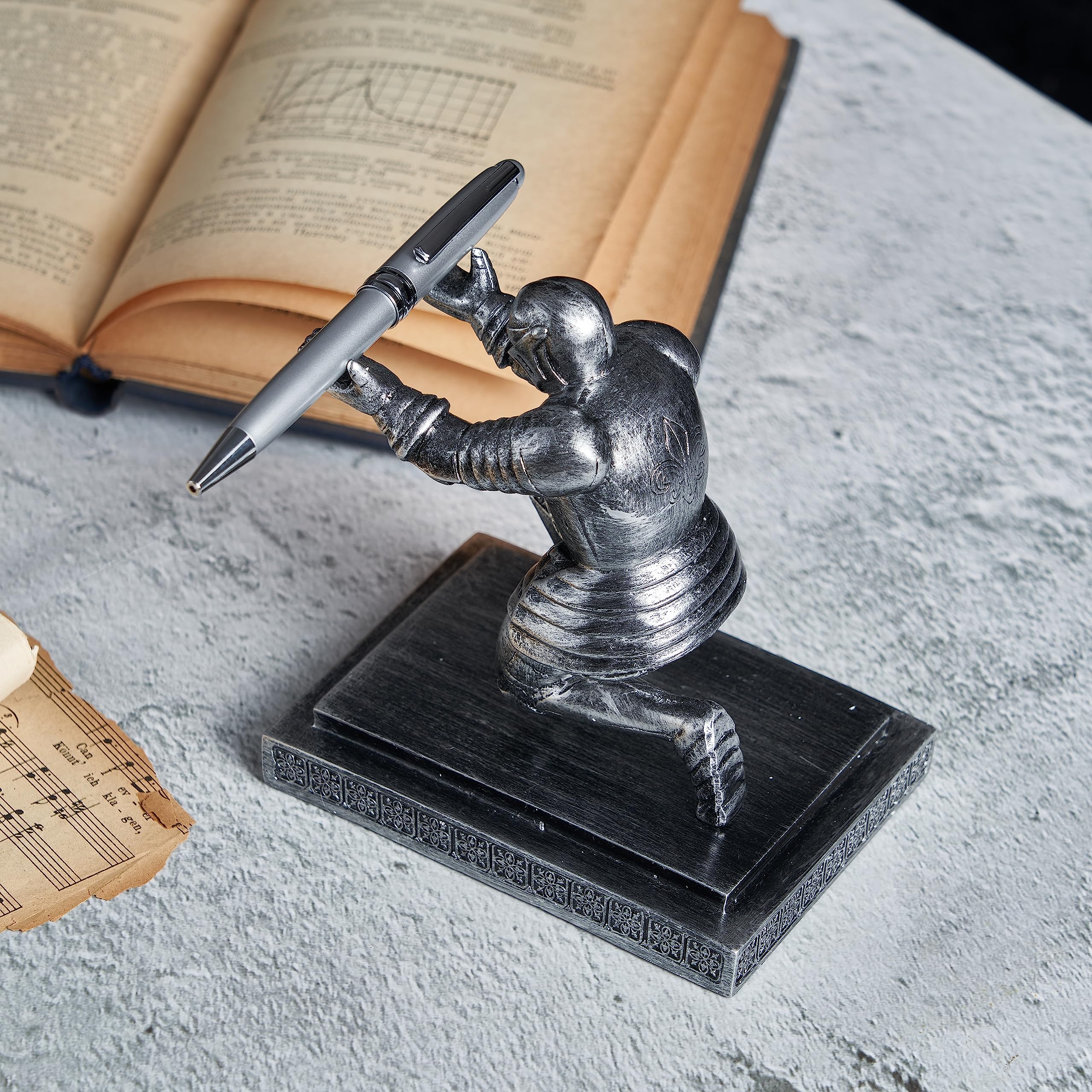 ThreeH Executive Knight Pen Holder para organizador de escritorio de oficina con un bolígrafo para el mejor regalo para un amigo Gray