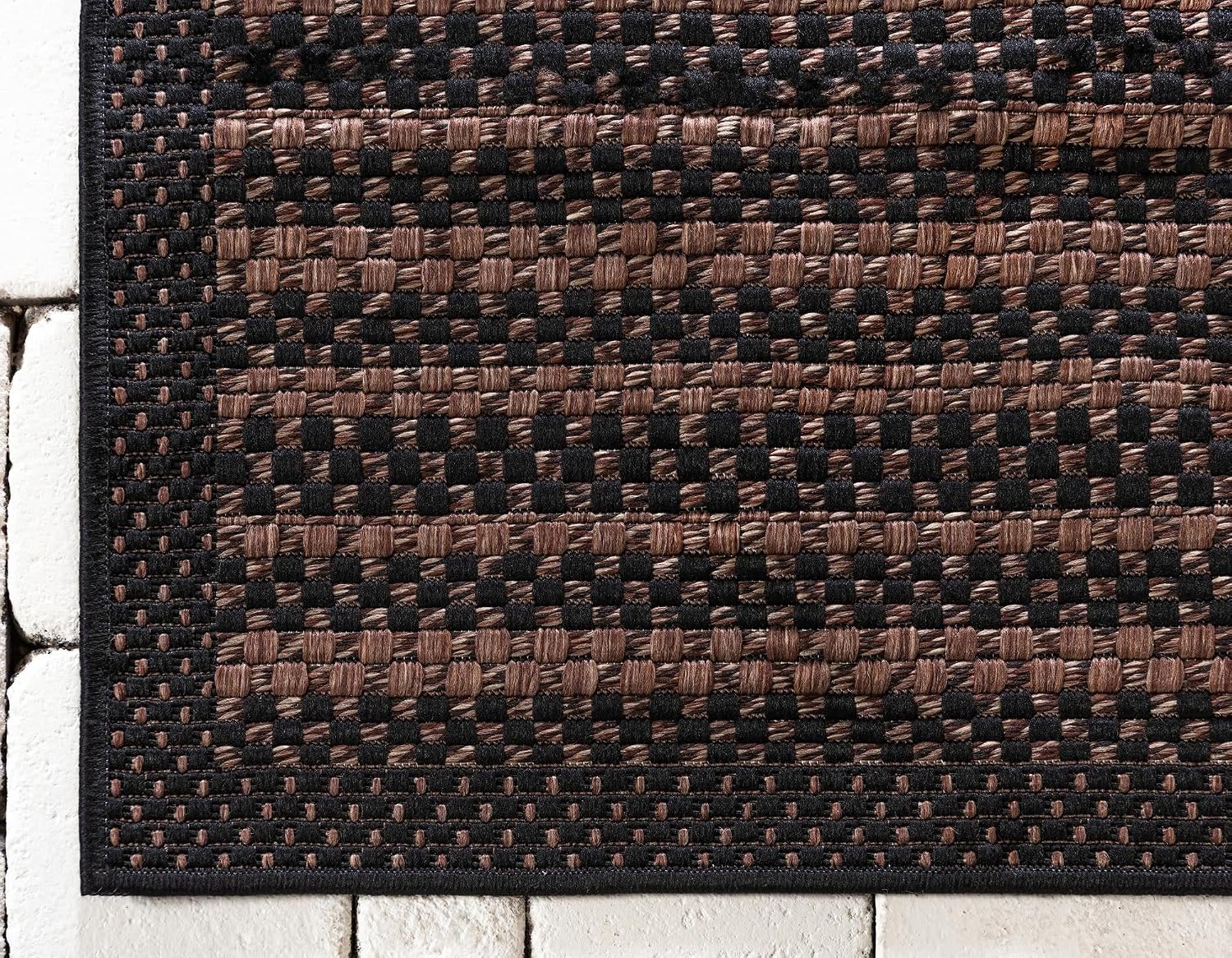 Unique Loom Outdoor Border Collection Area Rug - Checkered (7' 1" x 10' Rectangle, Brown/ Black)