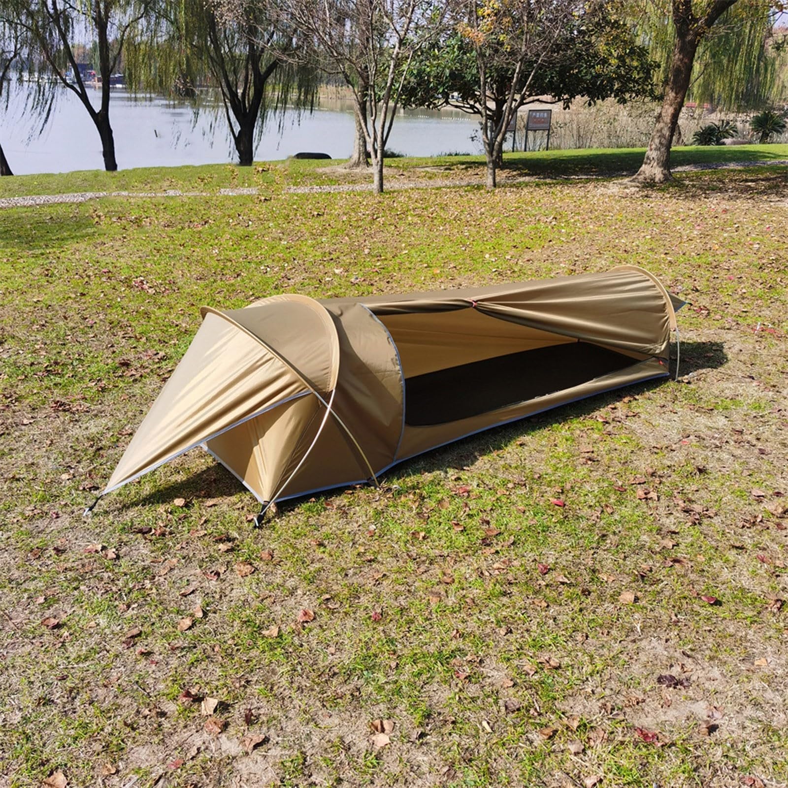 Tenda da campeggio per una sola persona per zaino in spalla ed escursionismo, riparo impermeabile con pali in alluminio, ventilazione a rete, sacco da bivvy compatto da viaggio