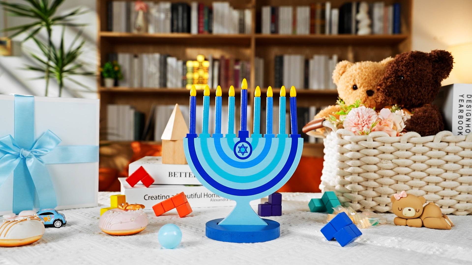 マヒナ ラカウ セット　MAHINA LAKAUセット Amazon.com: Beeveer Wooden Hanukkah Menorah with 9 Removable