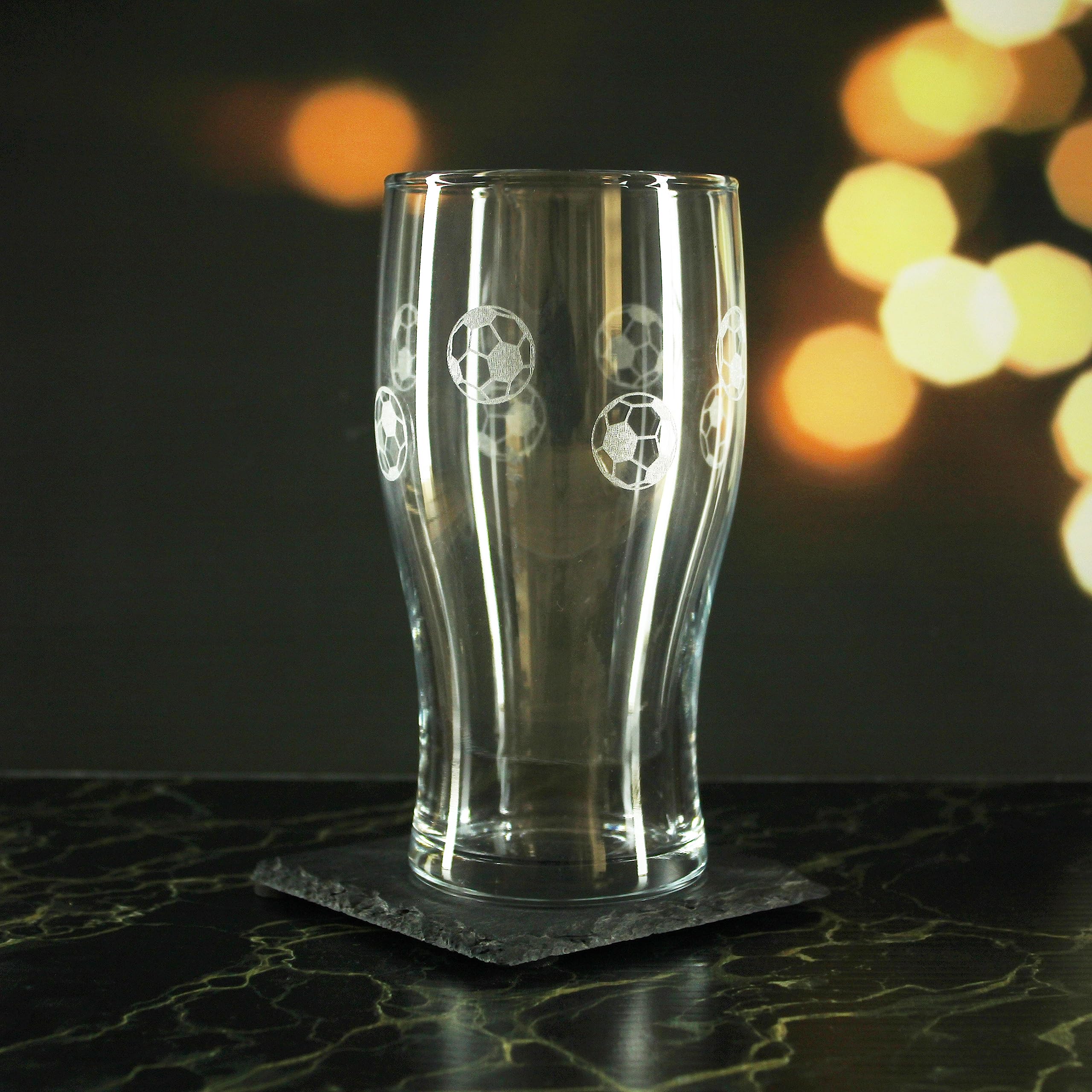 Lot de 4 verres à bière gravés de football - 590 ml - Cadeau de fête des pères - Gravés au laser au Royaume-Uni - Cadeau pour lui, papa, frère, oncle, anniversaire