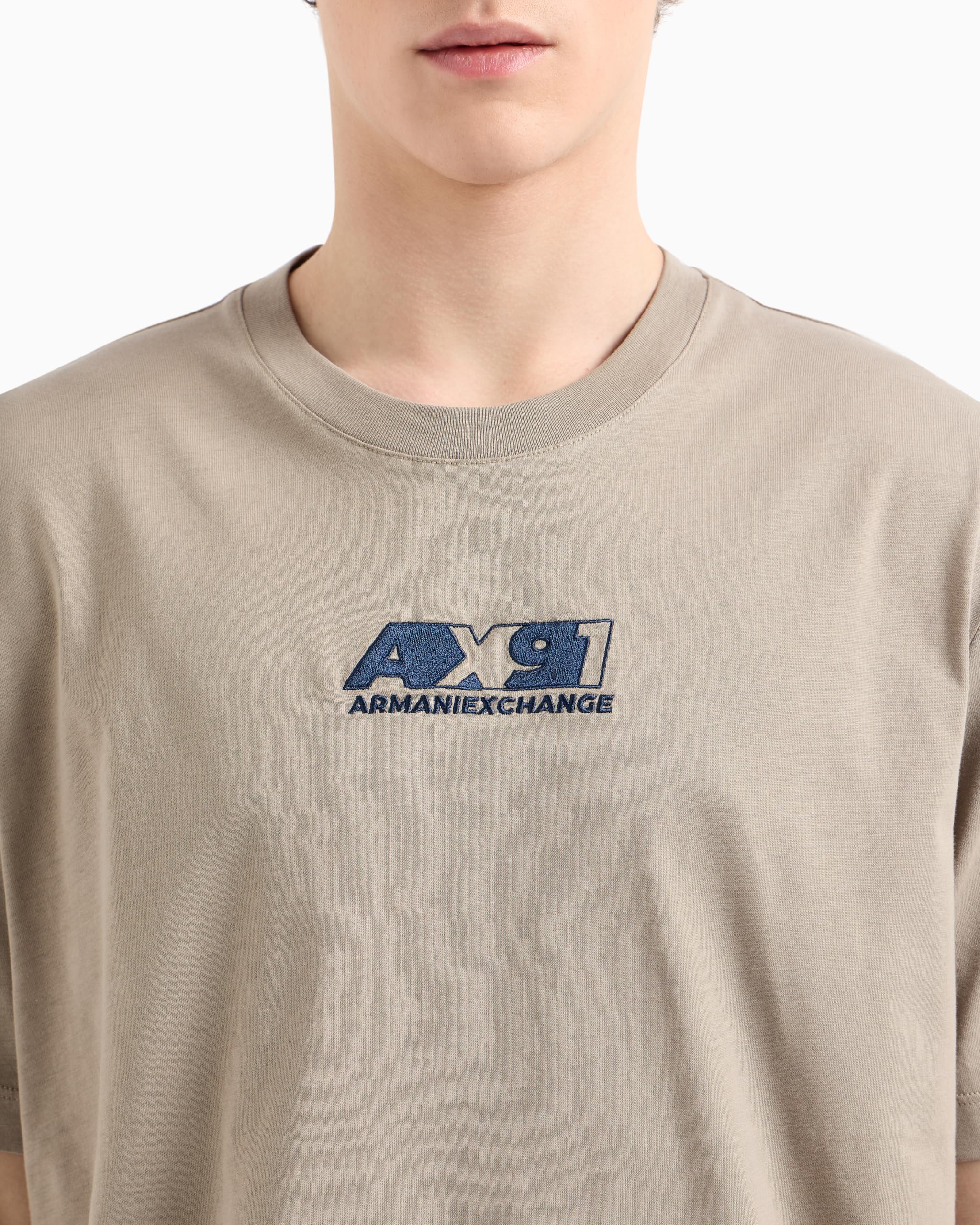 Armani Exchange Utility Edge, Sustainable, Emboidered Logo Camiseta Hombre