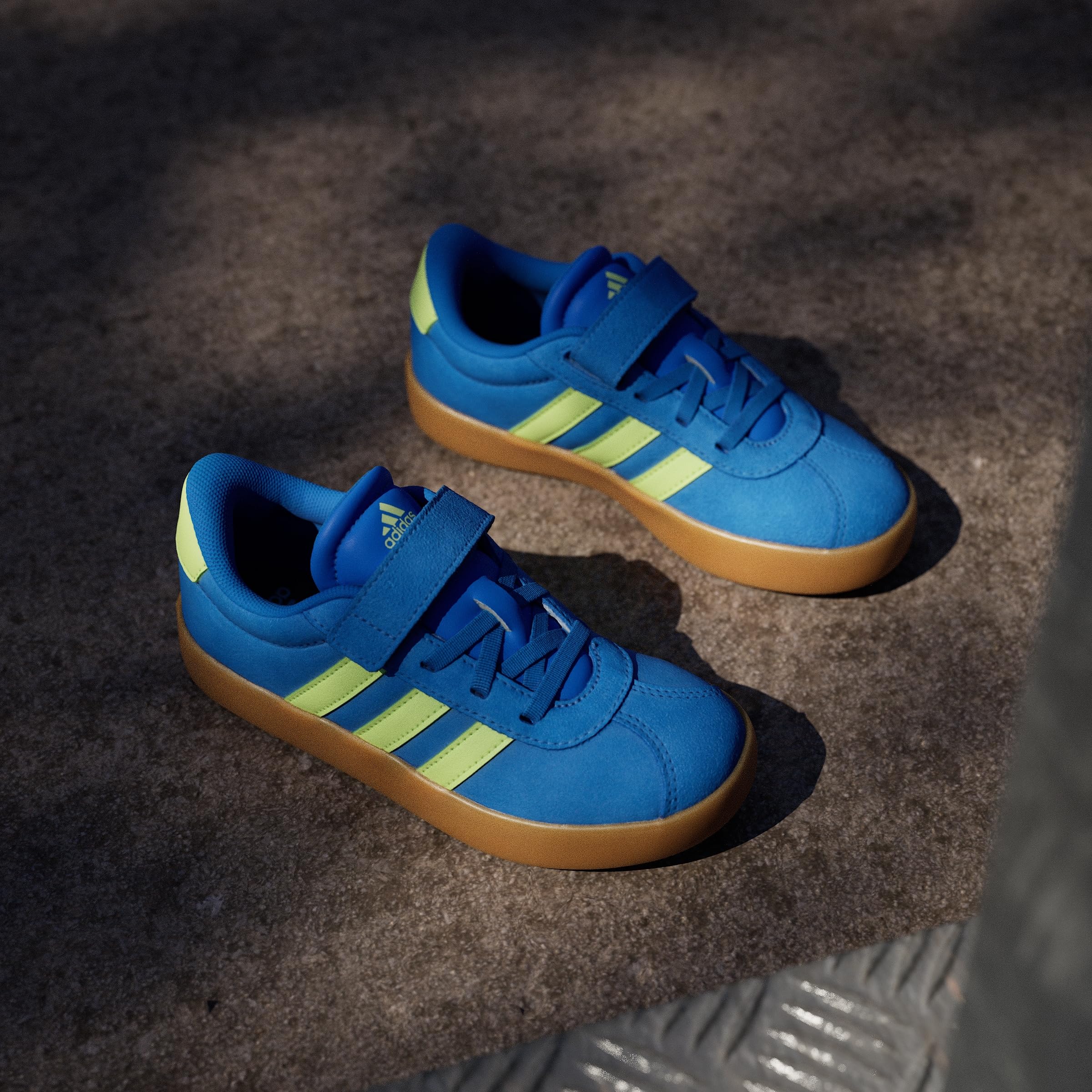 adidas Unisex - Bambini e Ragazzi VL Court 3.0 Hook And Loop Shoes Kids, Bright Royal/Pulse lime/GUM10, 32 EU