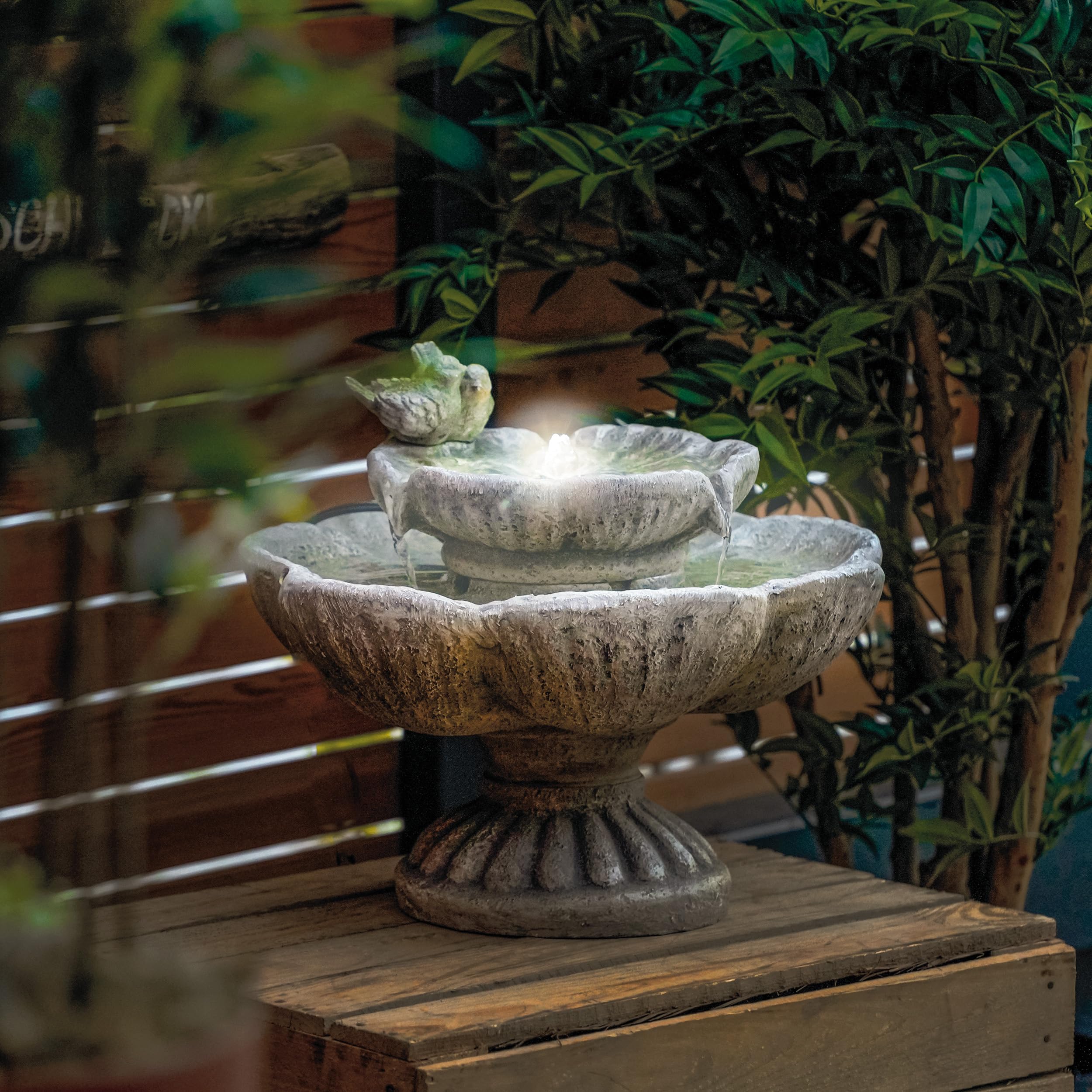 esotec Solarbrunnen Vogelpaar mit LED Beleuchtung, Akku, Solarmodul, USB-Ladung, Timer, Solarmodul, Akku, LED-Licht warmweiß, 5m Kabel, Erdspieß und Wandhalterung, Balkon-Brunnen Outdoor 101379