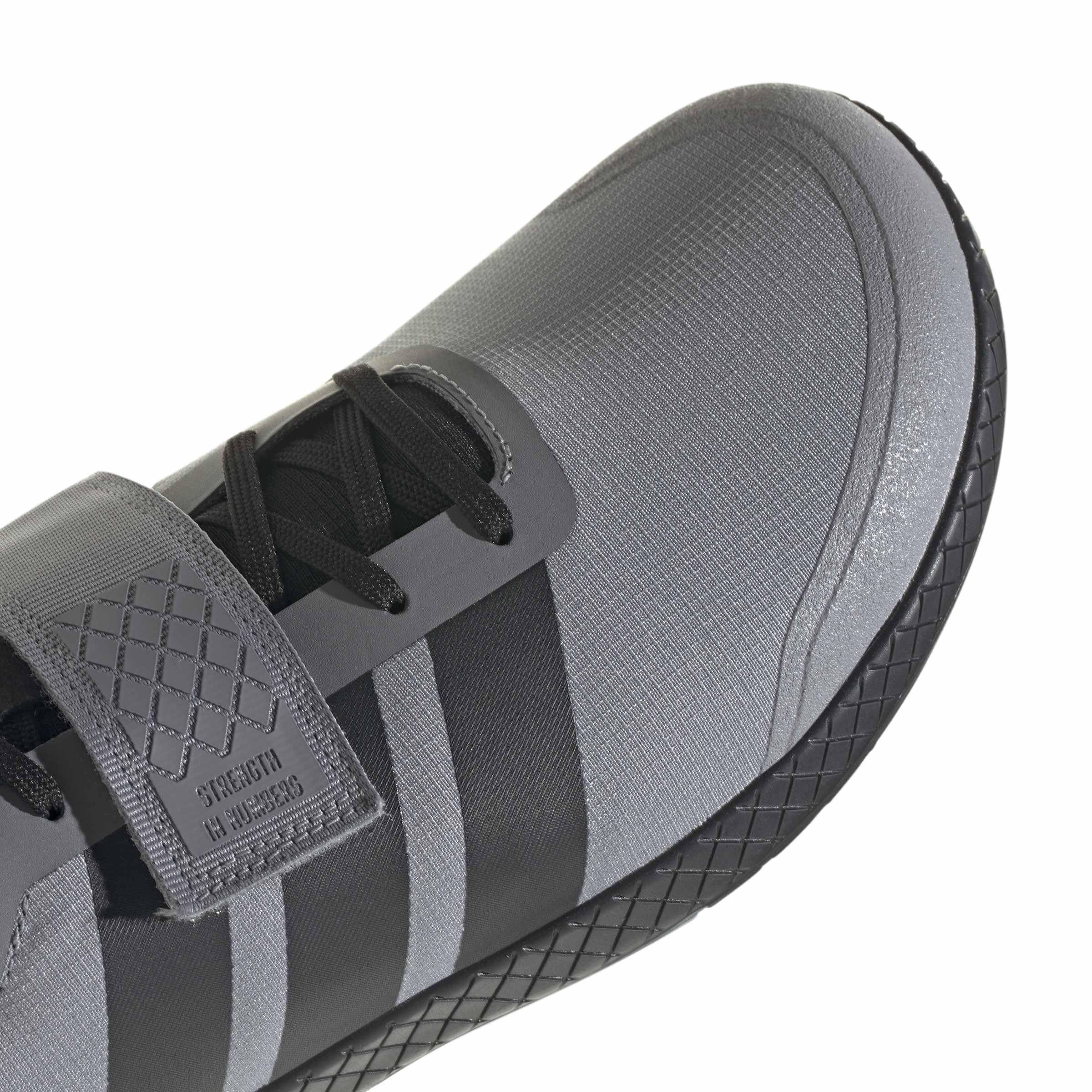 adidas Unisex The Total 2SHOES