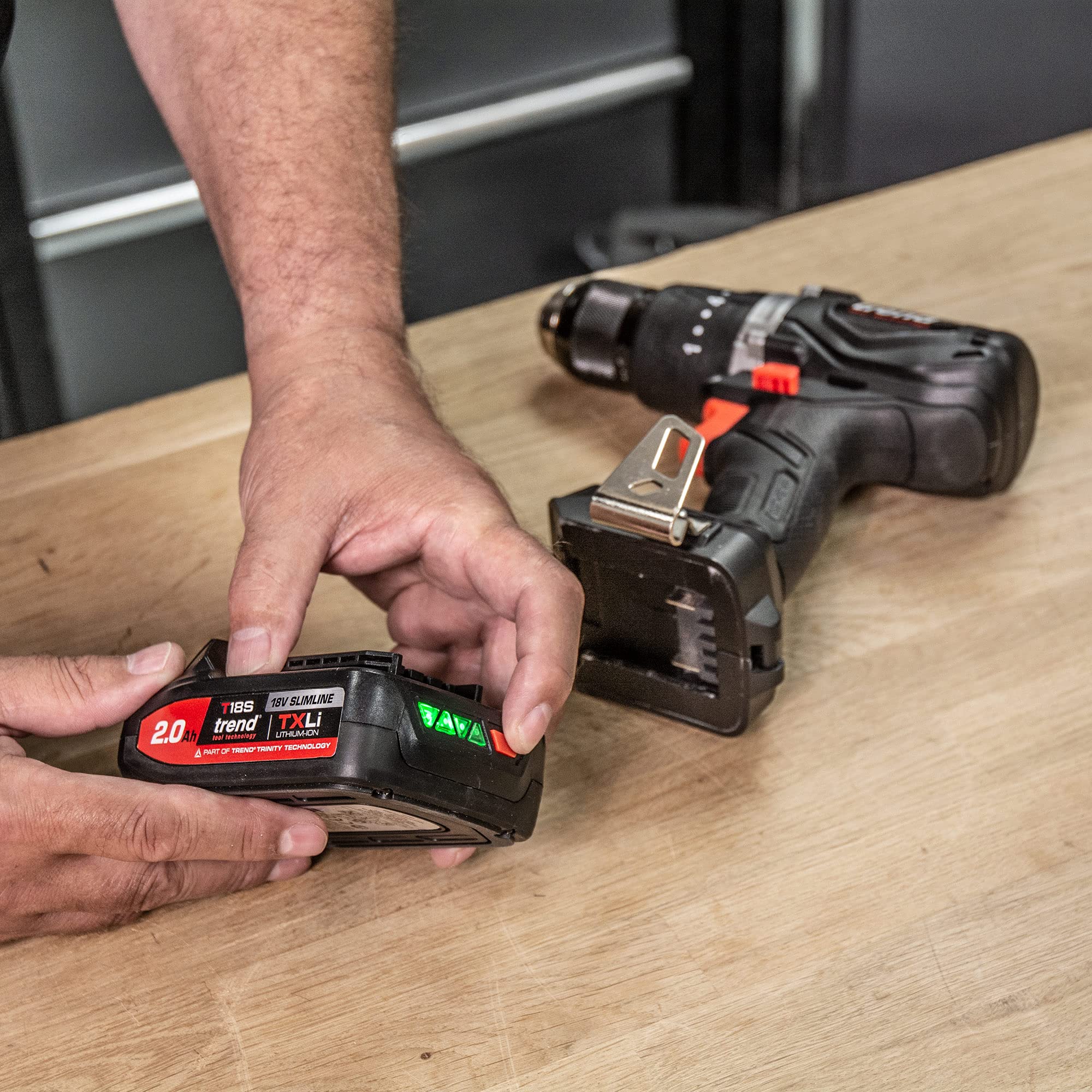 Trend Batteria 18 V 2 Ah TXLI, adatta alla gamma cordless T18S, T18S/BA2A