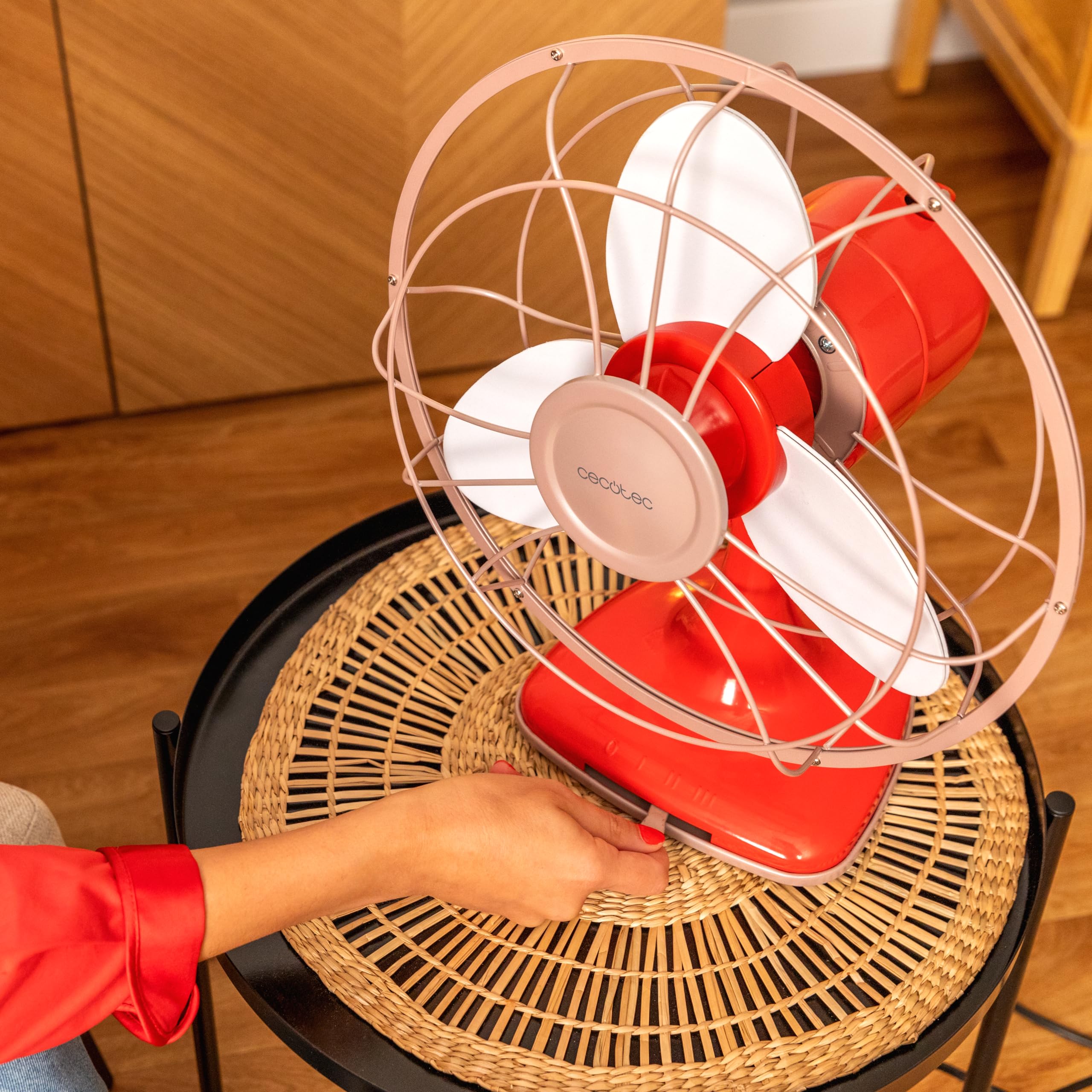 Cecotec Ventilador de Sobremesa EnergySilence 1090 RetroDesk Design. 40W de potencia, 12 Pulgadas, Diseño único y elegante, 3 Aspas aerodinámicas, 3 Velocidades, Oscilación 80º, Inclinación ajustable