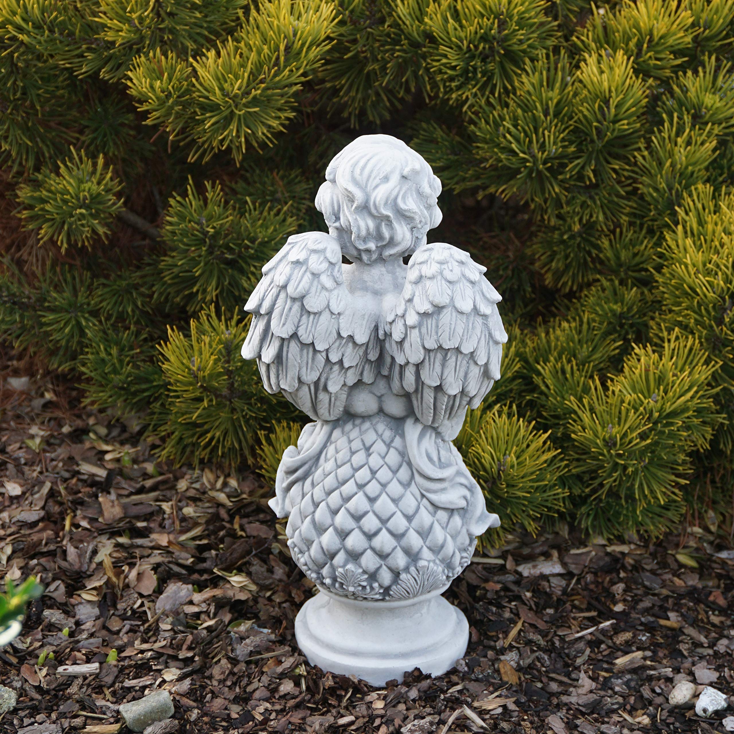 gartendekoparadies.de Engel auf Einer Kugel Grabengel, Steinfigur H. 37 cm, 7 kg, Grau, frostsicher aus Steinguss für Außenbereich