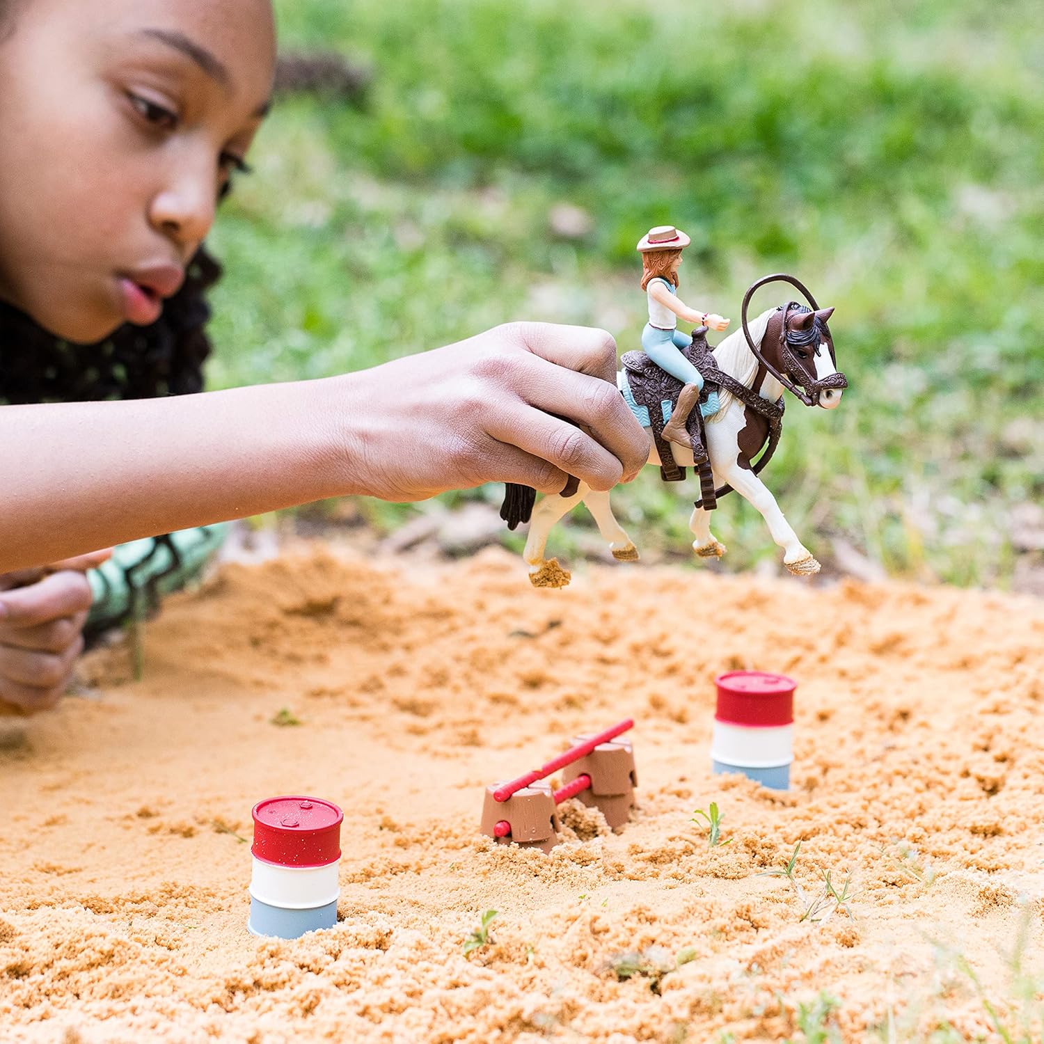 Schleich Horse Club, Horse Toys for Girls and Boys, Hannah's Western Riding Horse Set with Rider and Horse Toy, 12 Pieces, Ages 5+ - Image 9