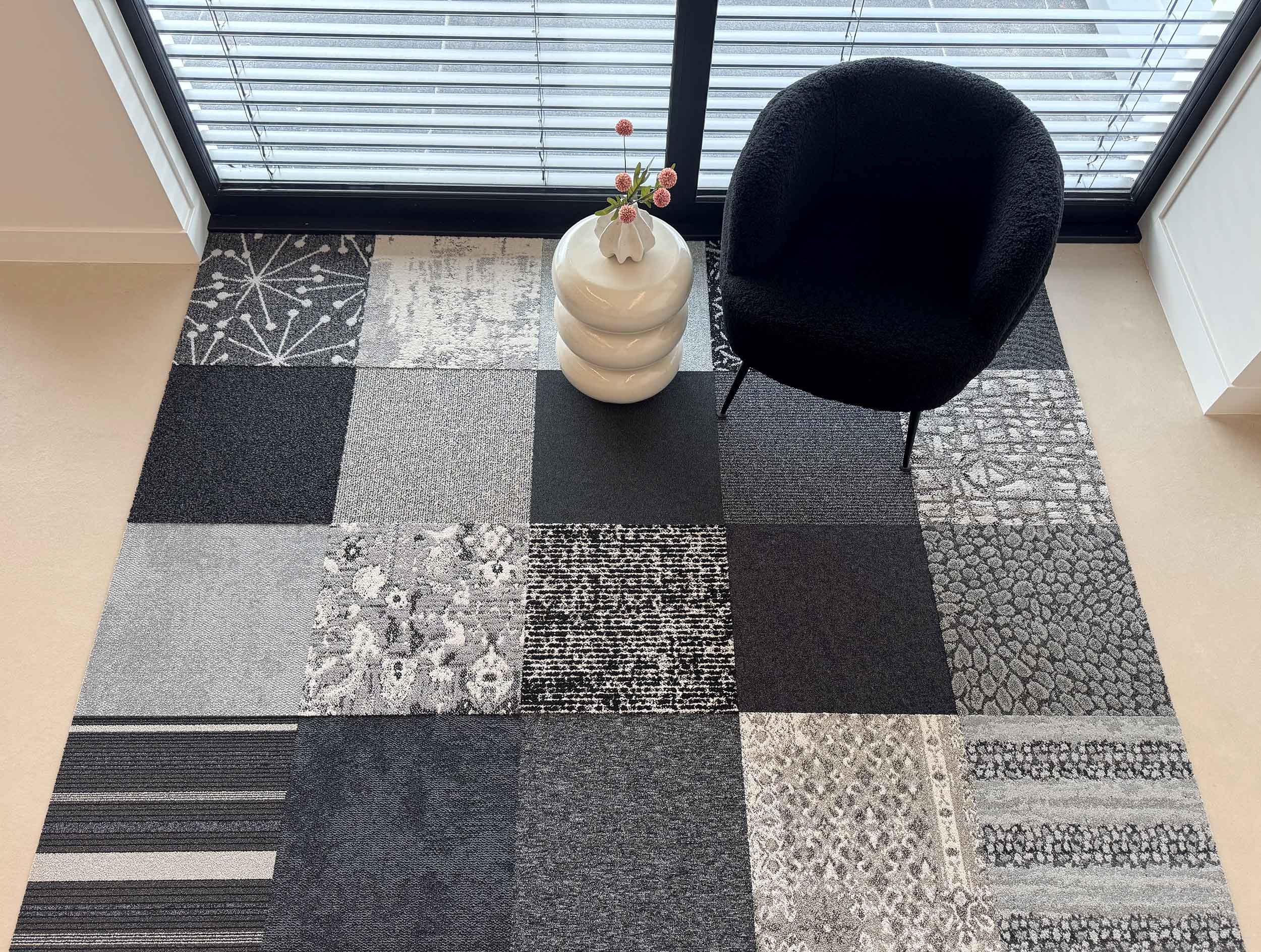 Teppichfliesen Shades of. by Interface | Selbstliegend Teppichfliesen | 50x50 cm | Pro Karton 16 Stück = 4m2 (Grey)