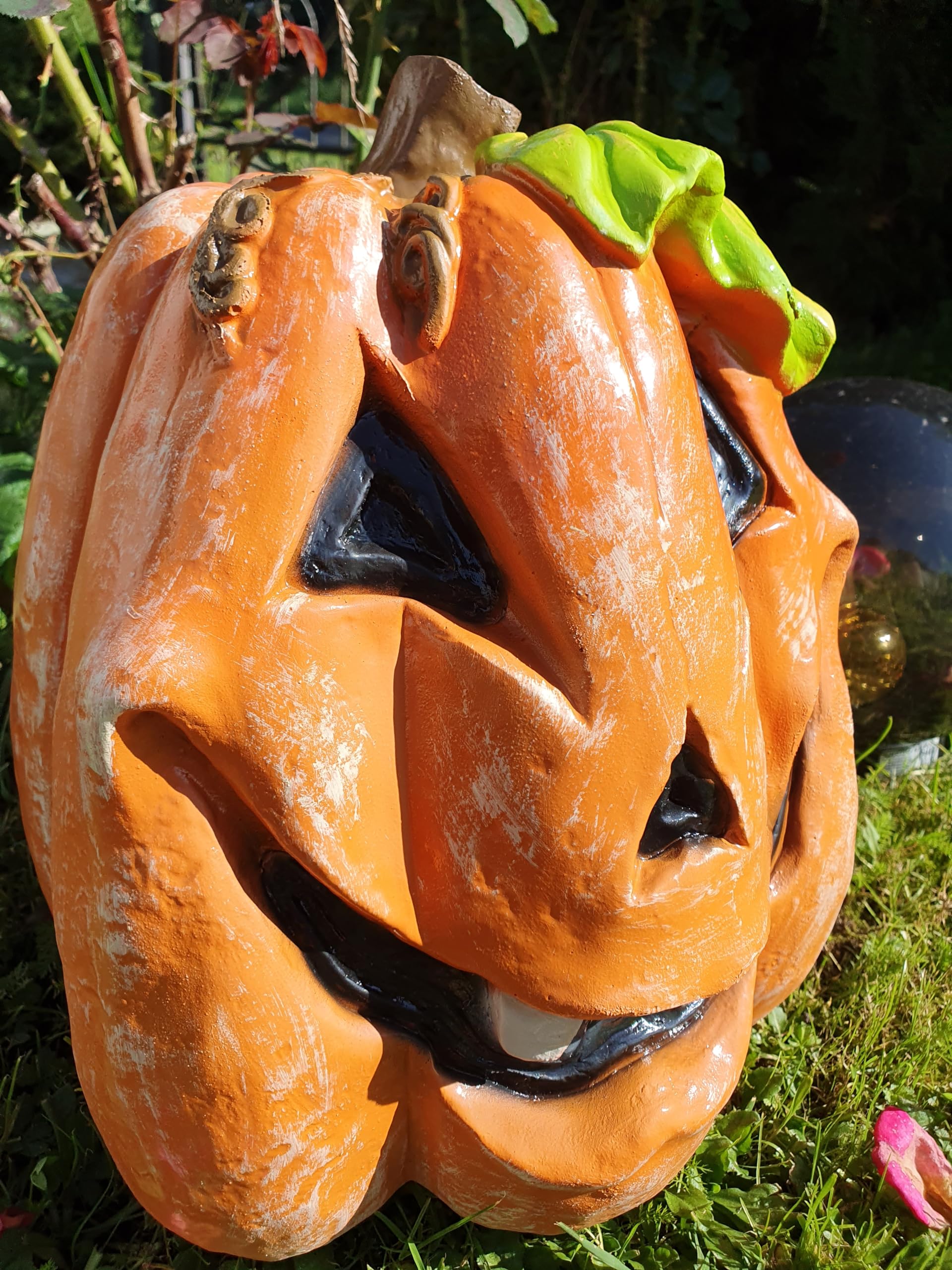 FABRIQ Gruseliger Kürbis Halloween Kunstharzfigur glasfaserverstärkt, handbemalt, Wetterfest, Outdoor für Garten, Halloween