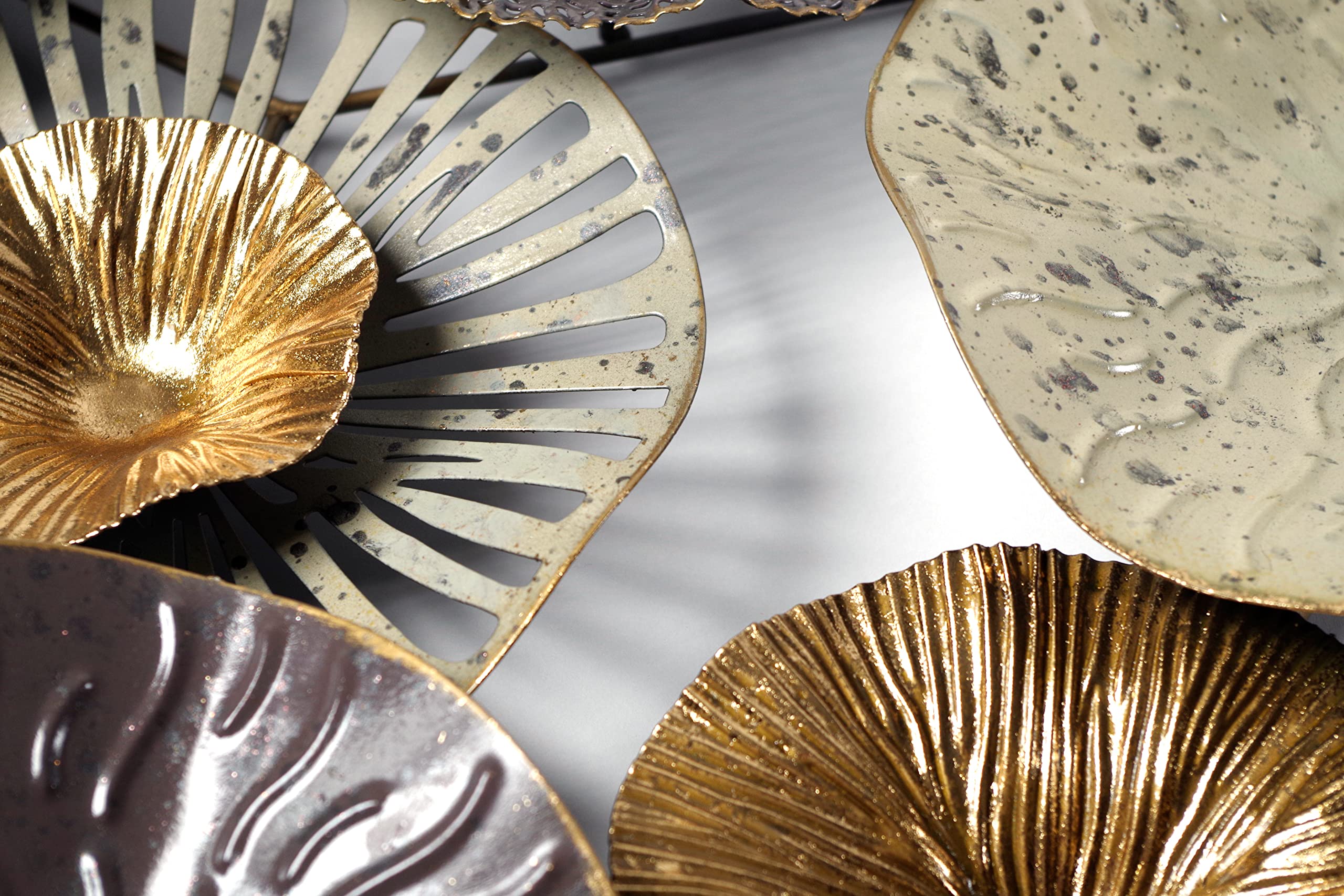 Kobolo Wandbild Wanddeko Metallbild 3D Round aus Metall 71x67x6 cm Beige