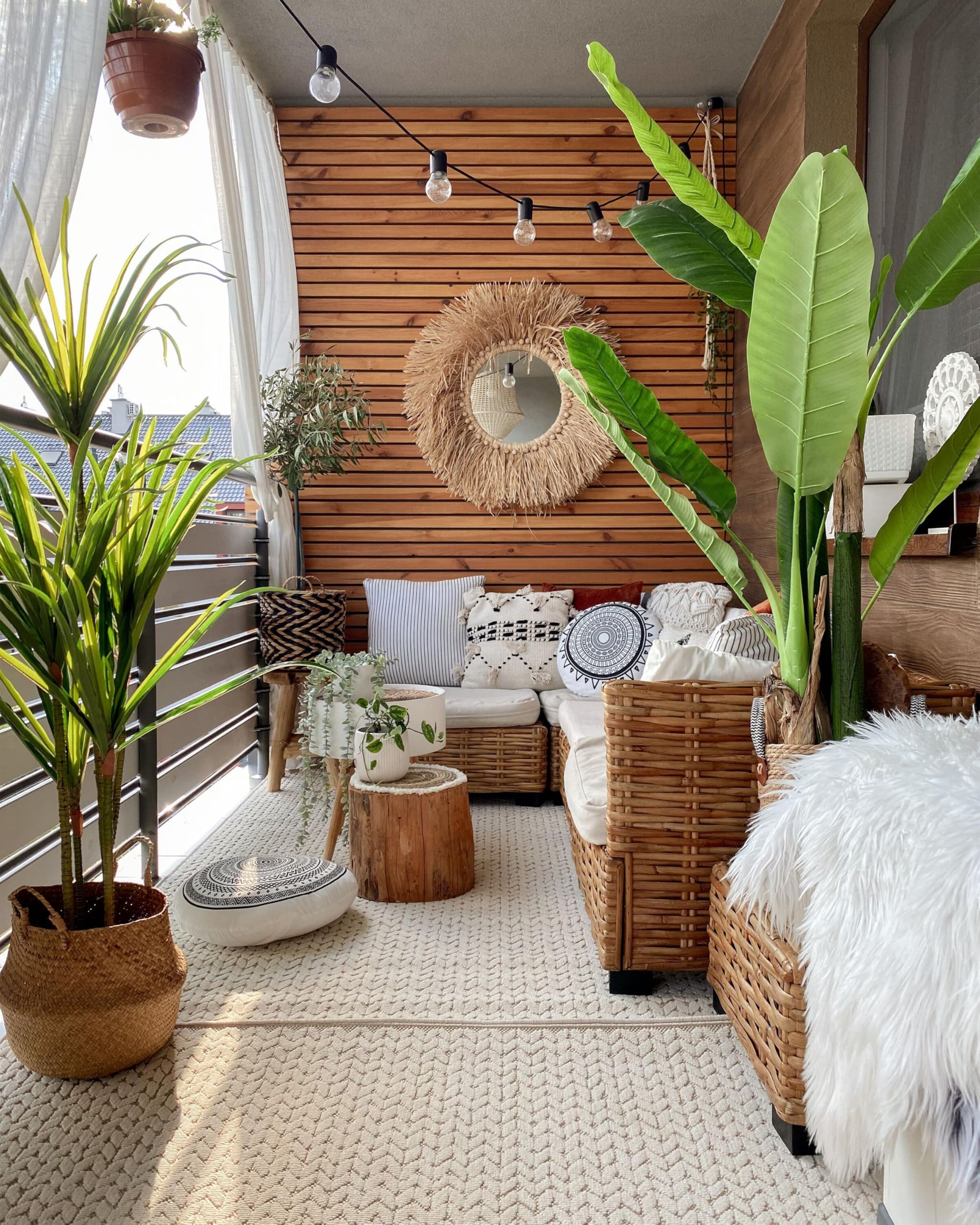 Beliani Dekorative Kunstpflanze in Drachenbaum-Form mit Topf 147 cm grün Dracaena Anita
