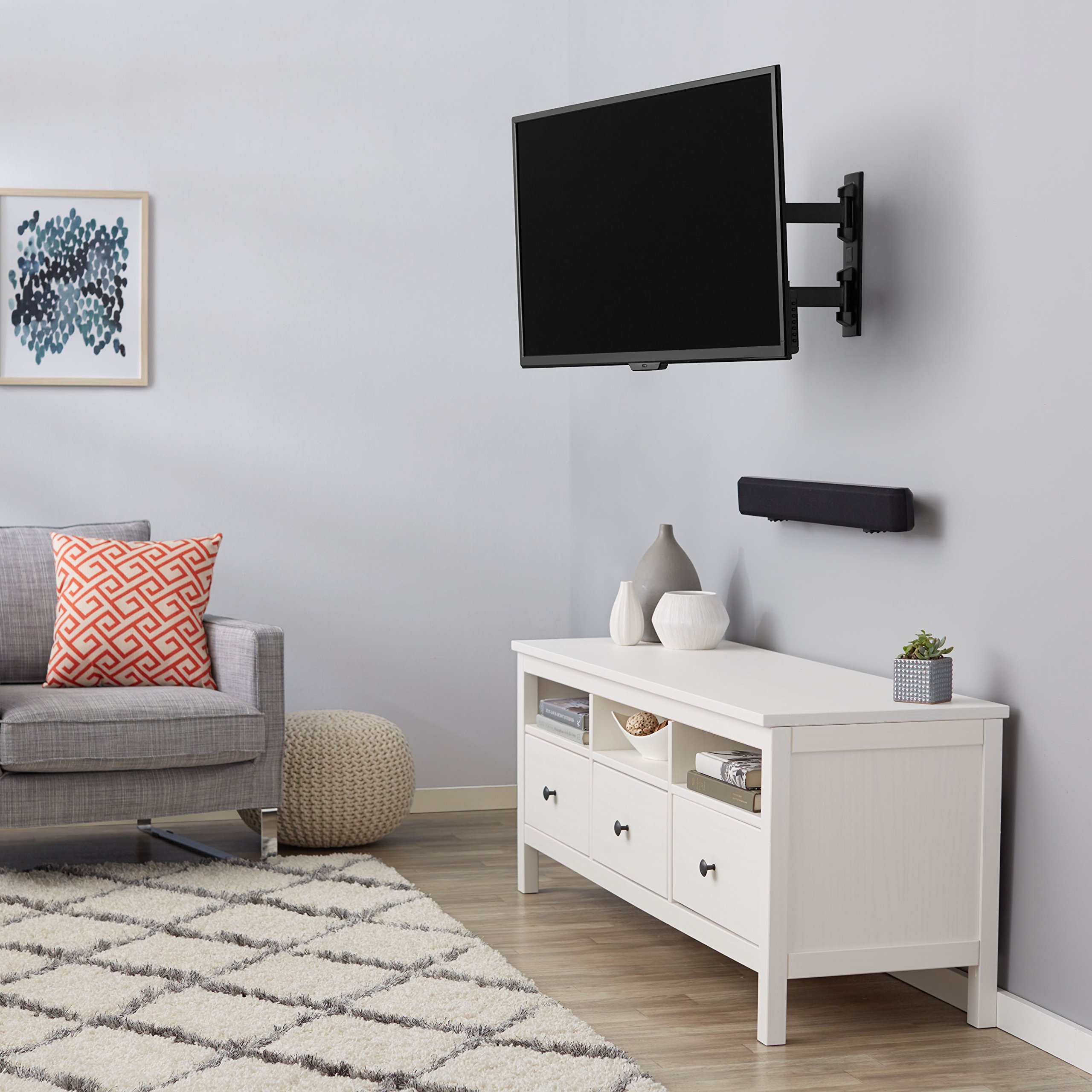 Amazon Basics Supporto da parete per TV orientabile, inclinabile, per TV o monitor piatti e curvi da 66-140 cm, fino a 36 kg, VESA massimo 400 x 400 mm, Nero