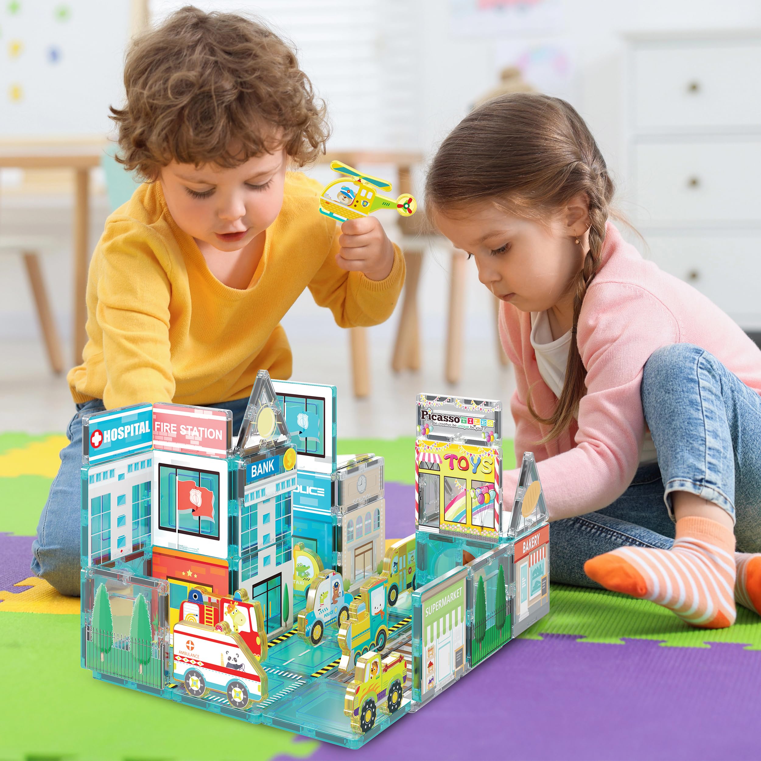 PicassoTiles Magnetyczne klocki Metro miasto miasto szpital motyw malucha magnes zabawki płytki zestaw do zabawy z 8 pojazdami pociąg ciężarówka postać figurki STEAM nauka edukacyjne dla dzieci w