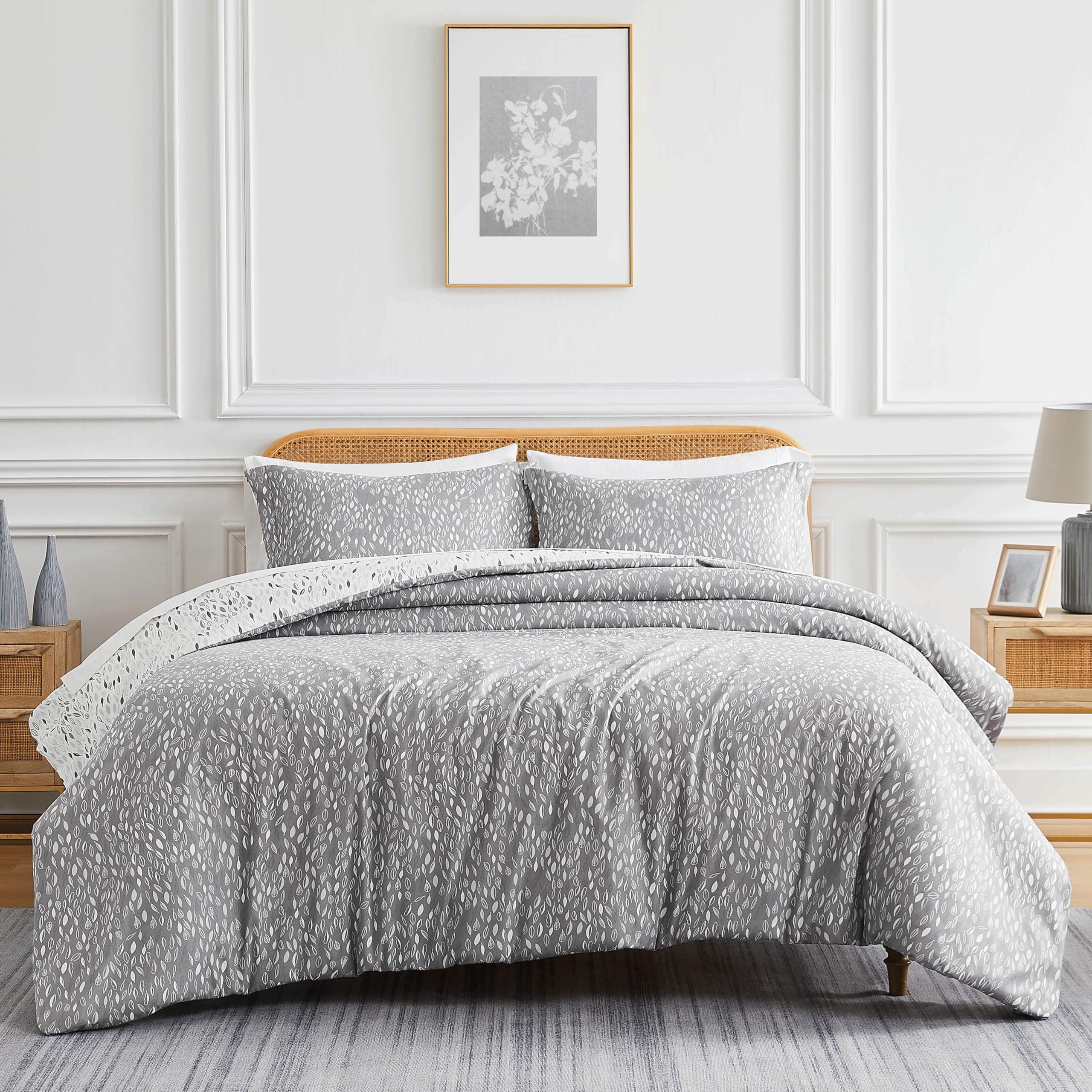 Southshore Fine Living, Inc. Botanical Leaves Collection - Premium Quality, Soft, Wrinkle, Fade, & Stain Resistant, Easy Care, Oversized Duvet Cover Set, King/California King, Grey