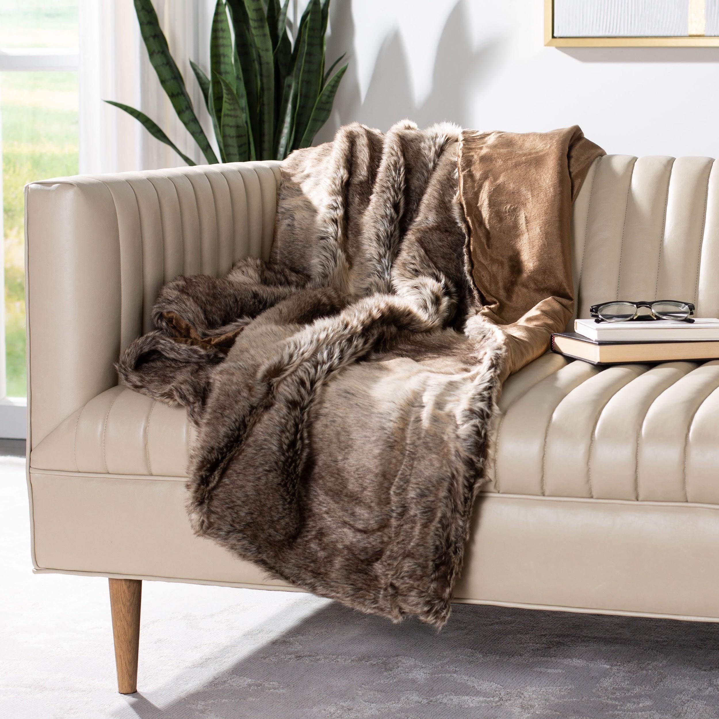 Safavieh Home Collection Luxe Sheen Throw, Coco
