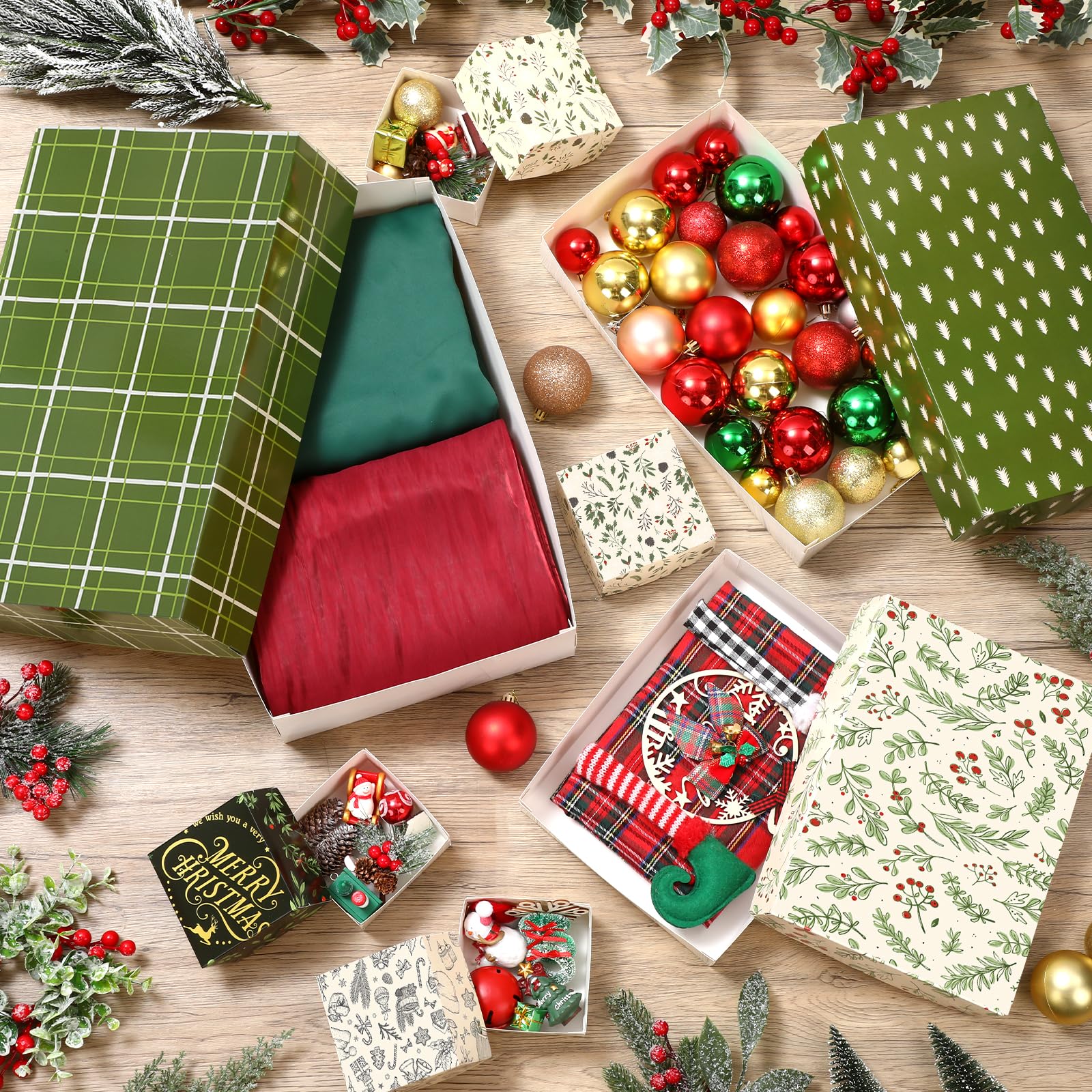 Qilery Lot de 24 boîtes cadeaux de Noël avec couvercles neutres à carreaux - 7 designs et 4 tailles - Boîtes cadeaux décoratives en kraft pour emballage de cadeaux de Noël