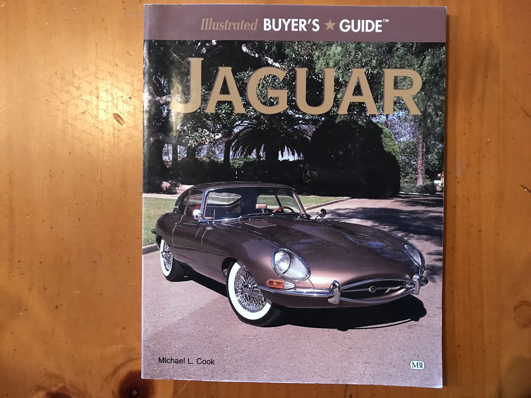 Illustrated Jaguar Buyer's Guide (Illustrated Buyer's Guide)