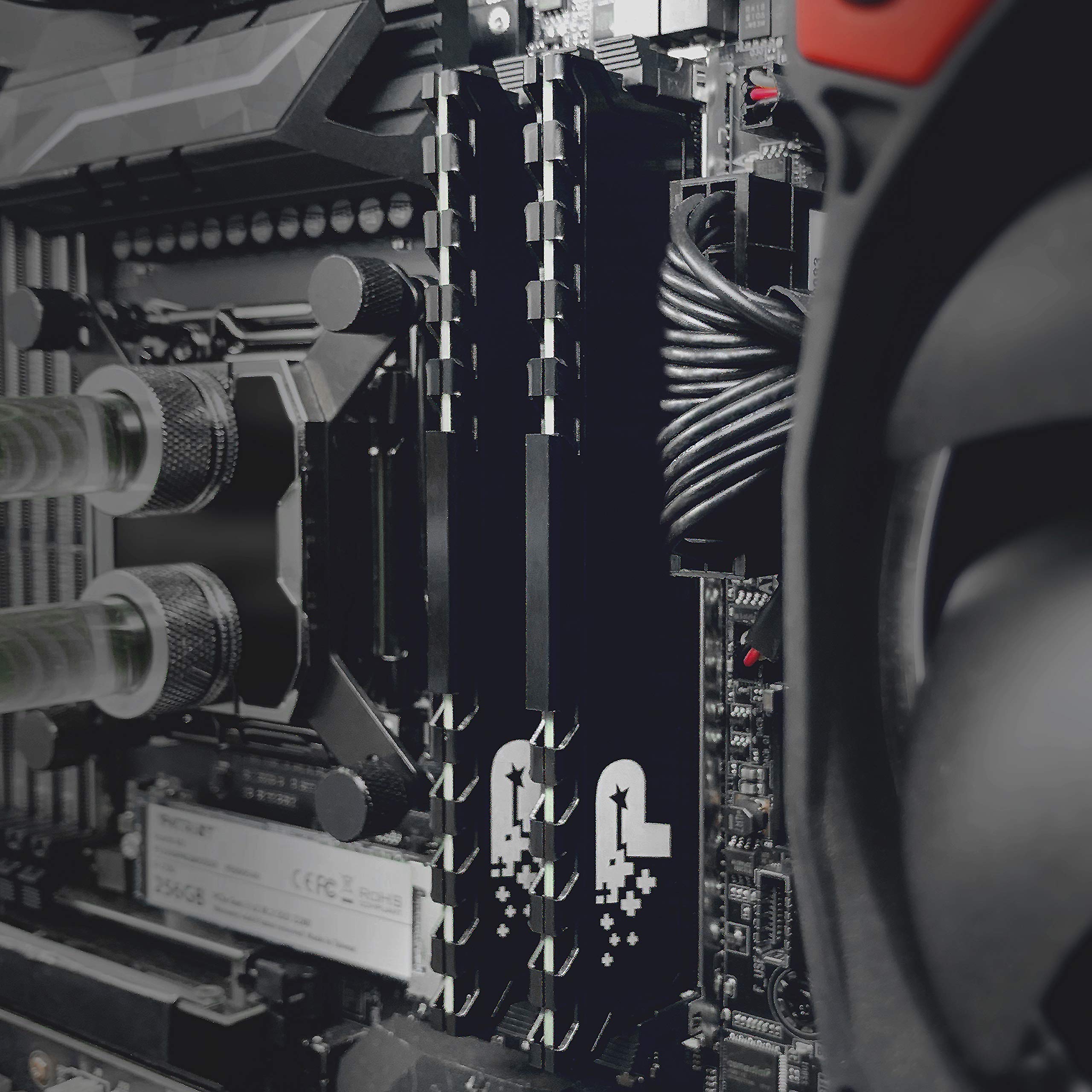 Patriot Viper Steel DDR4 16GB (2x8GB) 3200MHz RAM Kit – Gaming Arbeitsspeicher Mit Aluminium-Kühlkörper