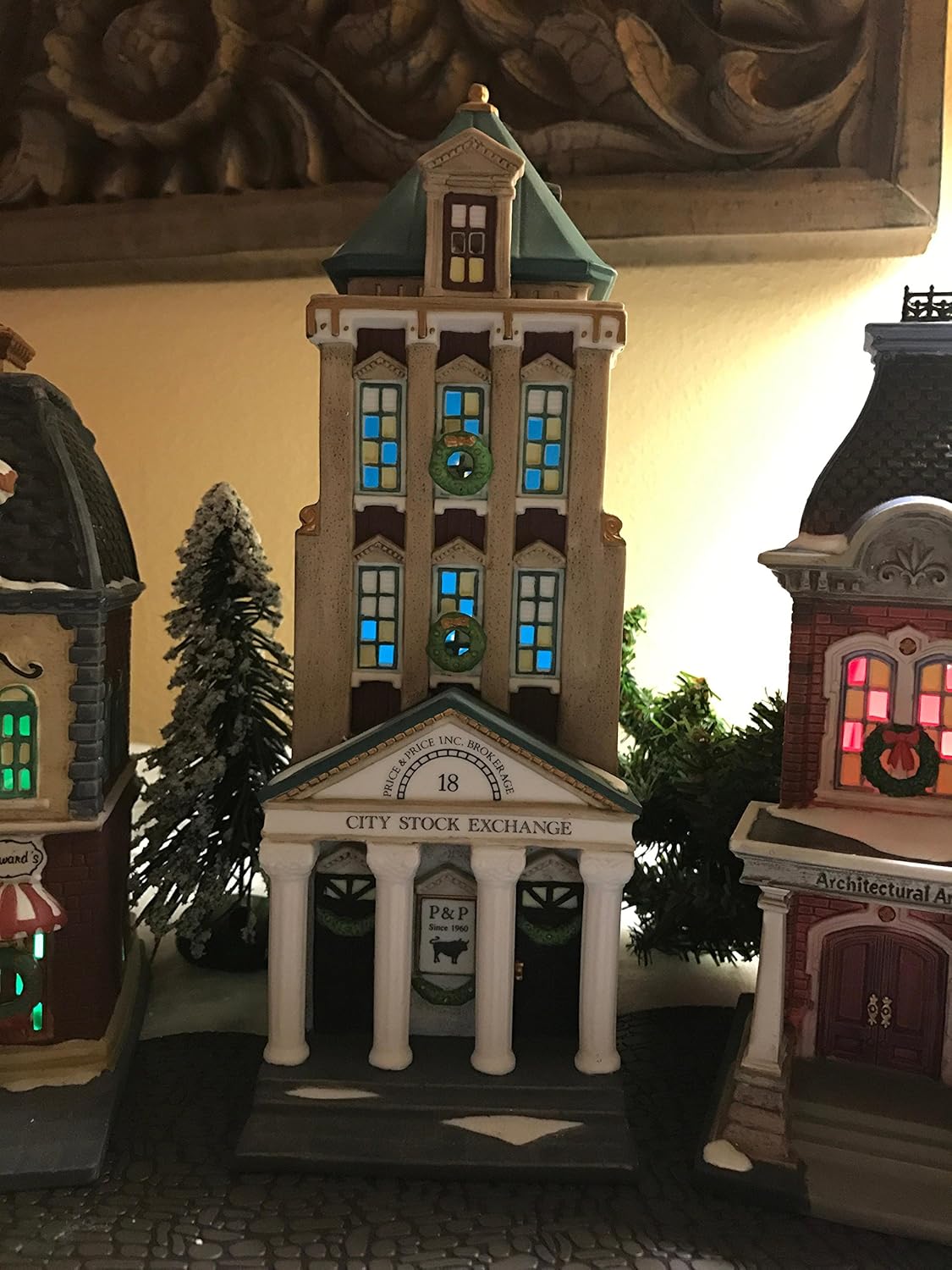 Dept 56 Christmas in the City **Brokerage House** (58815) Christmas in the City Village