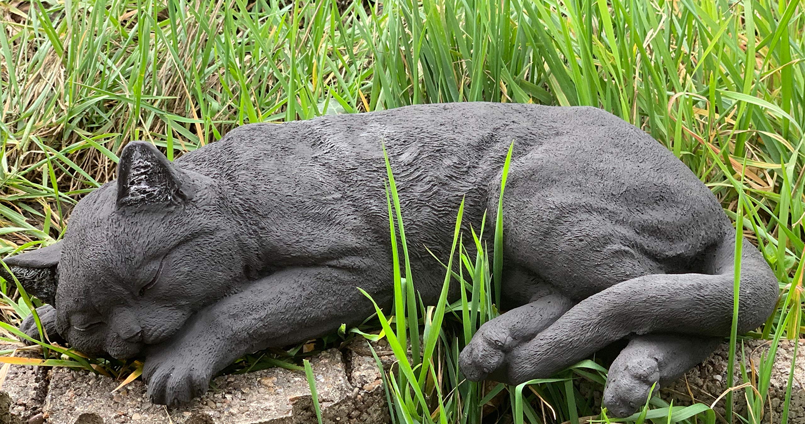 stoneandstyle Steinfigur große Schwarze Katze schlafend Gartenfigur frostfest wetterfest