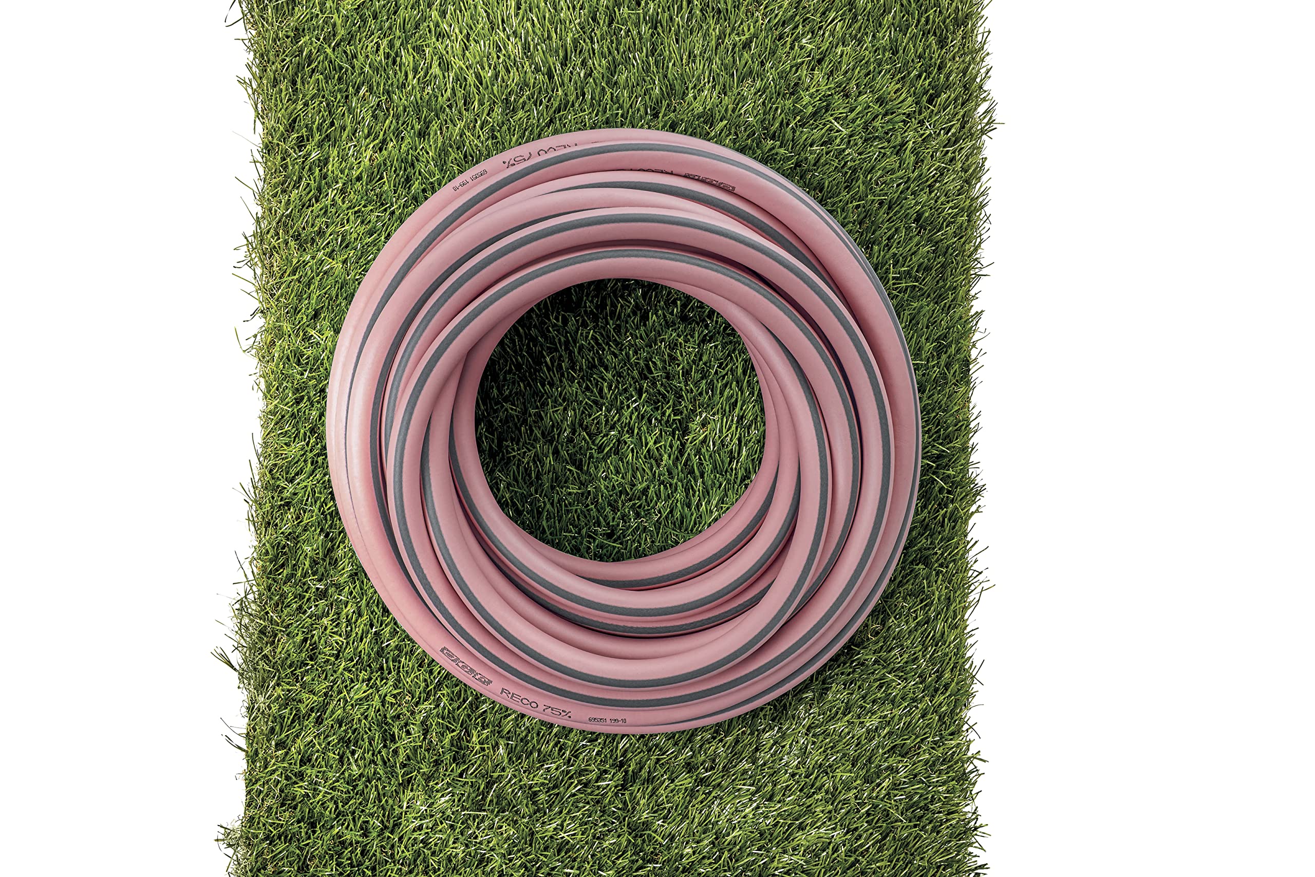 G.F. Srl TUYAU RECO, 25m de tuyau pour l'arrosage 15 mm (5/8") en PLASTIQUE RECYCLE, équipé de KIT pour l'arrosage (lance ergonomique 3 jets, raccords, nez de robinet). Fabriqué en France, Fuchsia