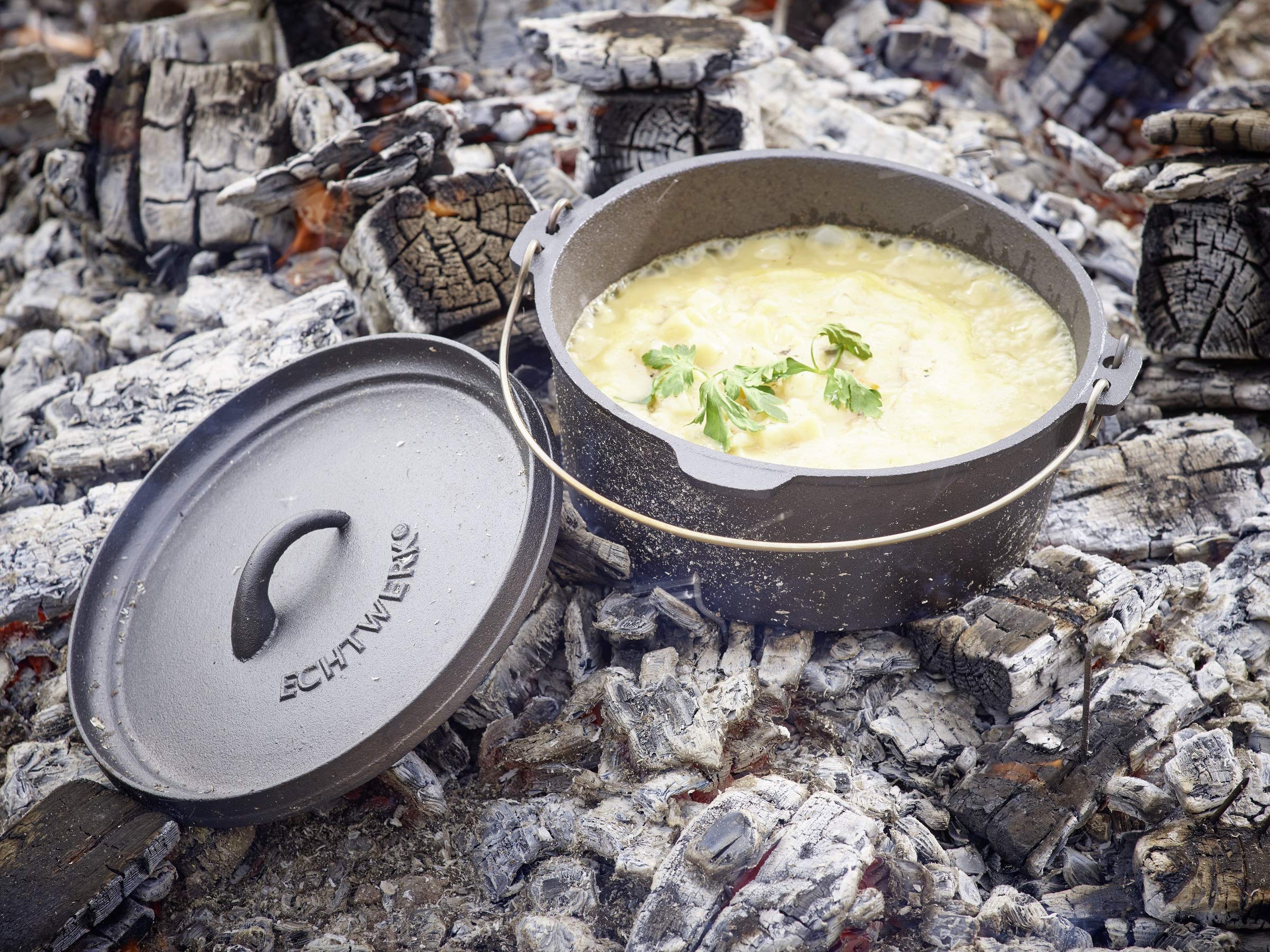 ECHTWERK Set di 7 forni olandesi in ghisa in una scatola di legno, set di padelle con pentola, padella con manico, piastra, padella per friggere, già cotto