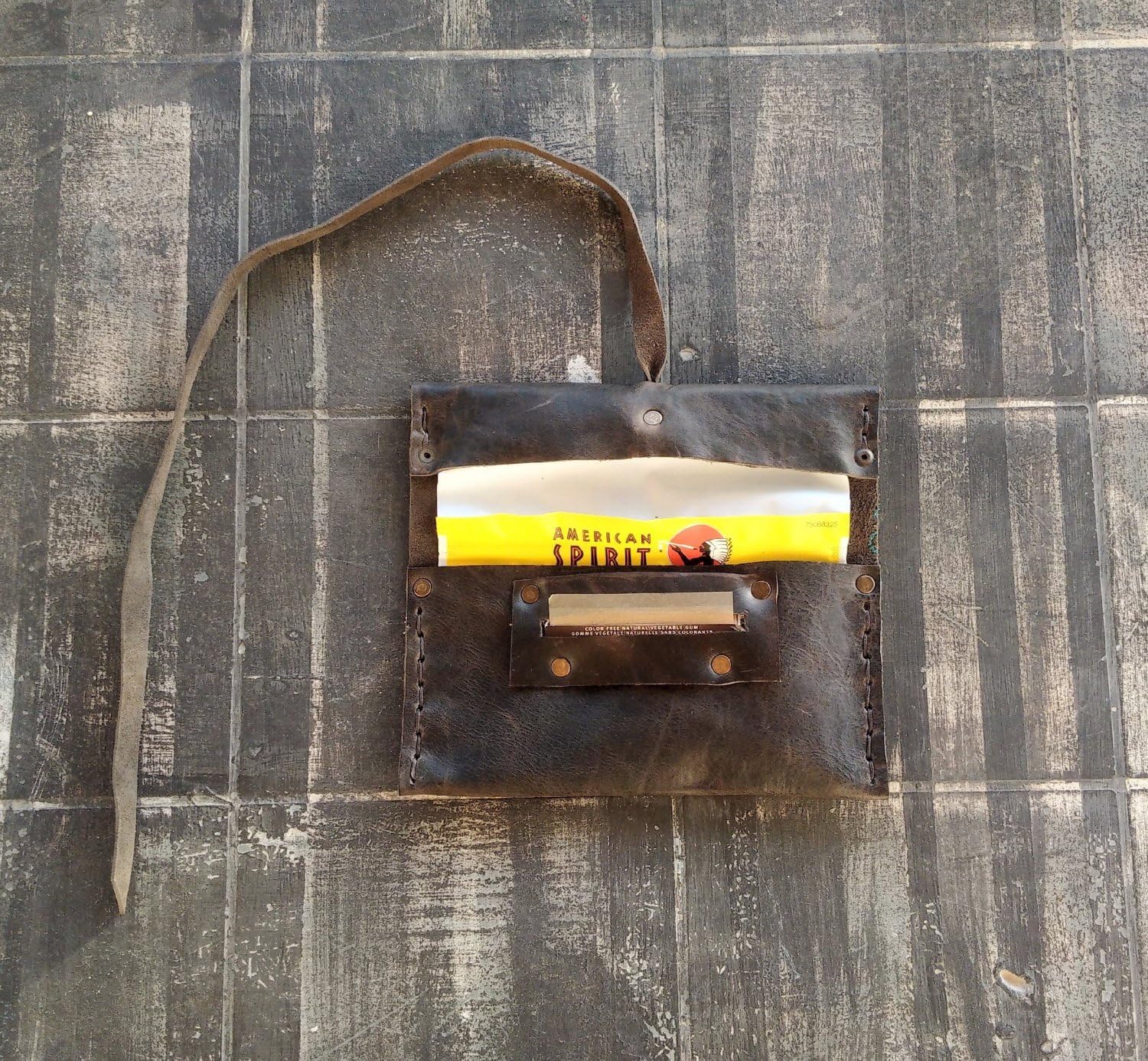 Pouch Tobacco American Spirit Port Tobacco The Westlands Handmade full Grain Leather Made in Italy with map cases matches Tabac Rolling