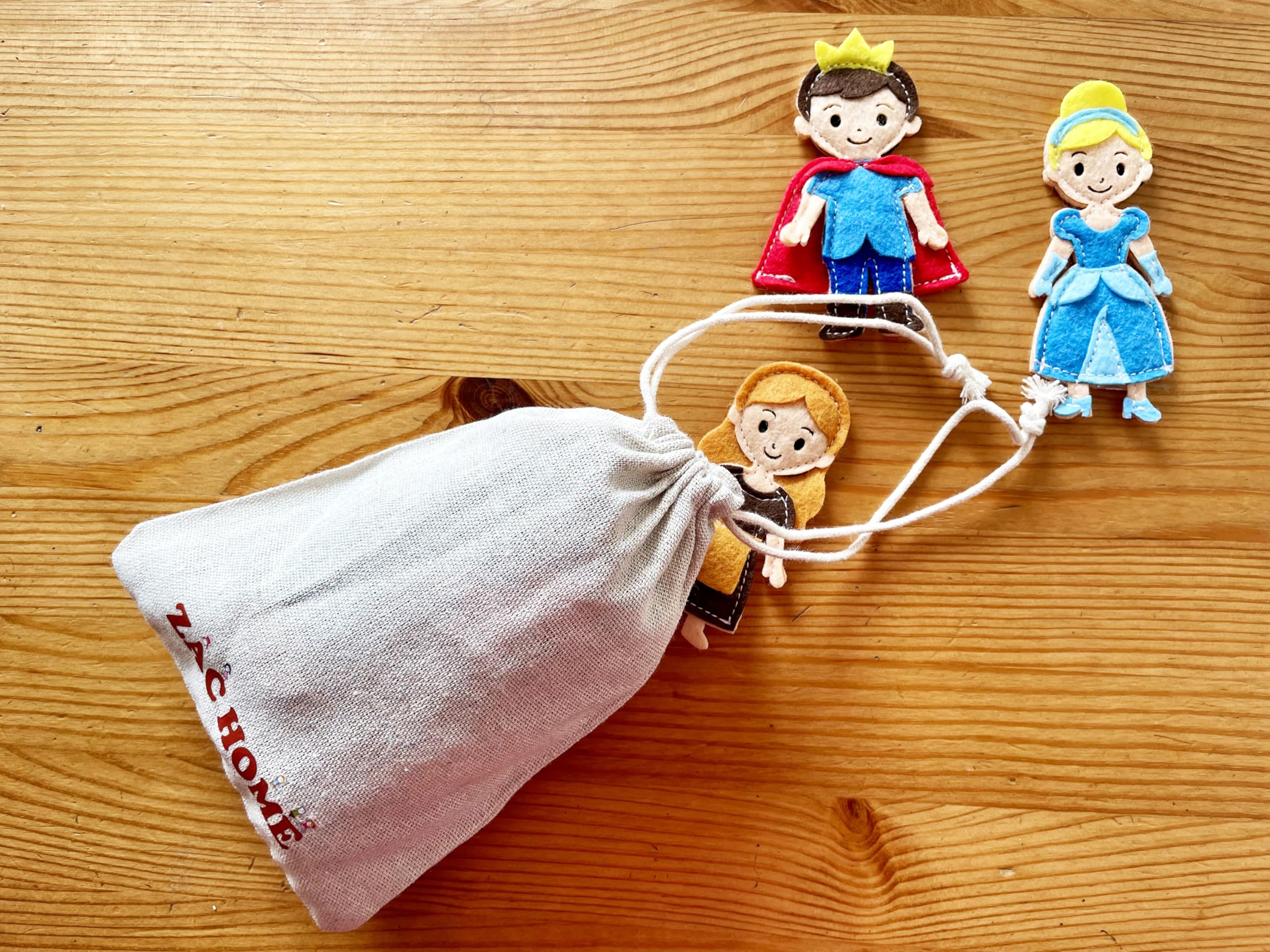ZAC HOME Set di marionette da dito Cenerentola - Principessa, Principe, Fata, Madrina, Matrigna, Sorellastre e Carrozza di Zucca - Marionette in feltro con custodia per bambini per narrazione e gioco