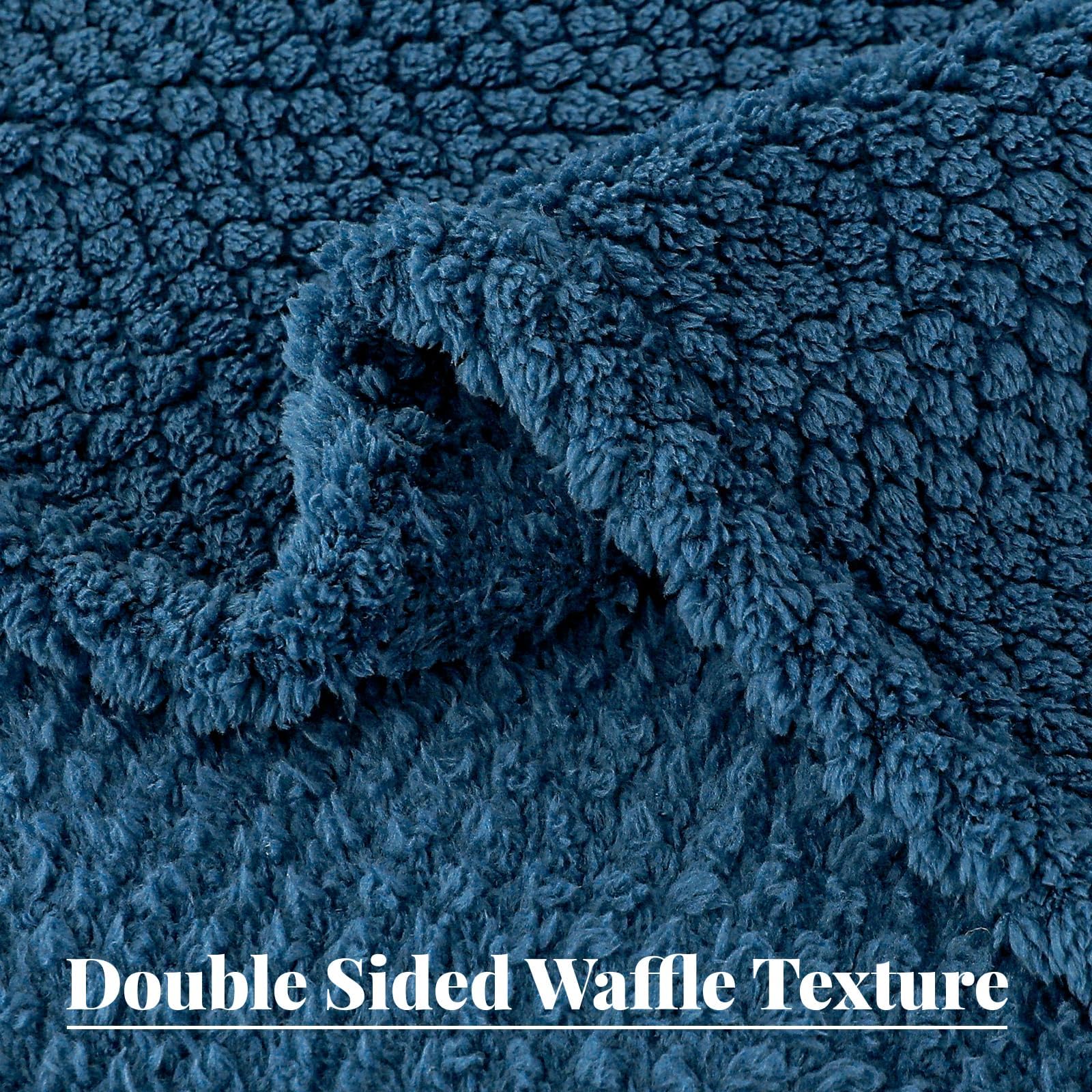 Whale Flotilla Manta Polar Suave para Cama 150 x 200 cm, Azul Marino | Manta de Franela Jacquard Ligera y Cálida para Todas Las Estaciones, Mullida y Acogedora
