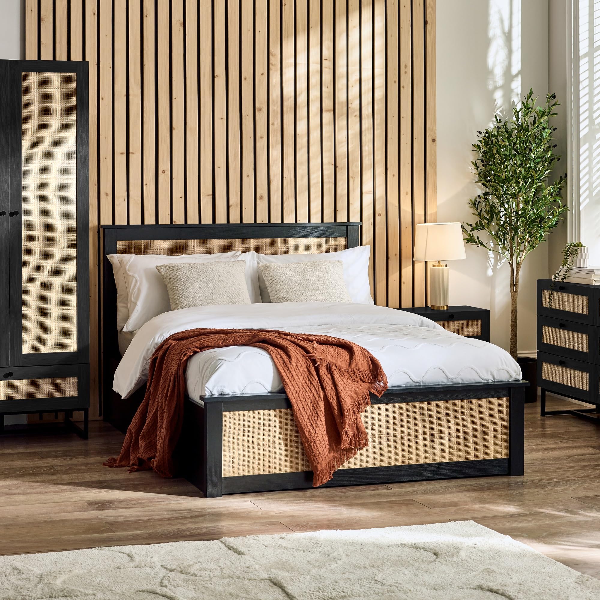Julian Bowen Padstow Ottoman 135Cm Double Bed - Black