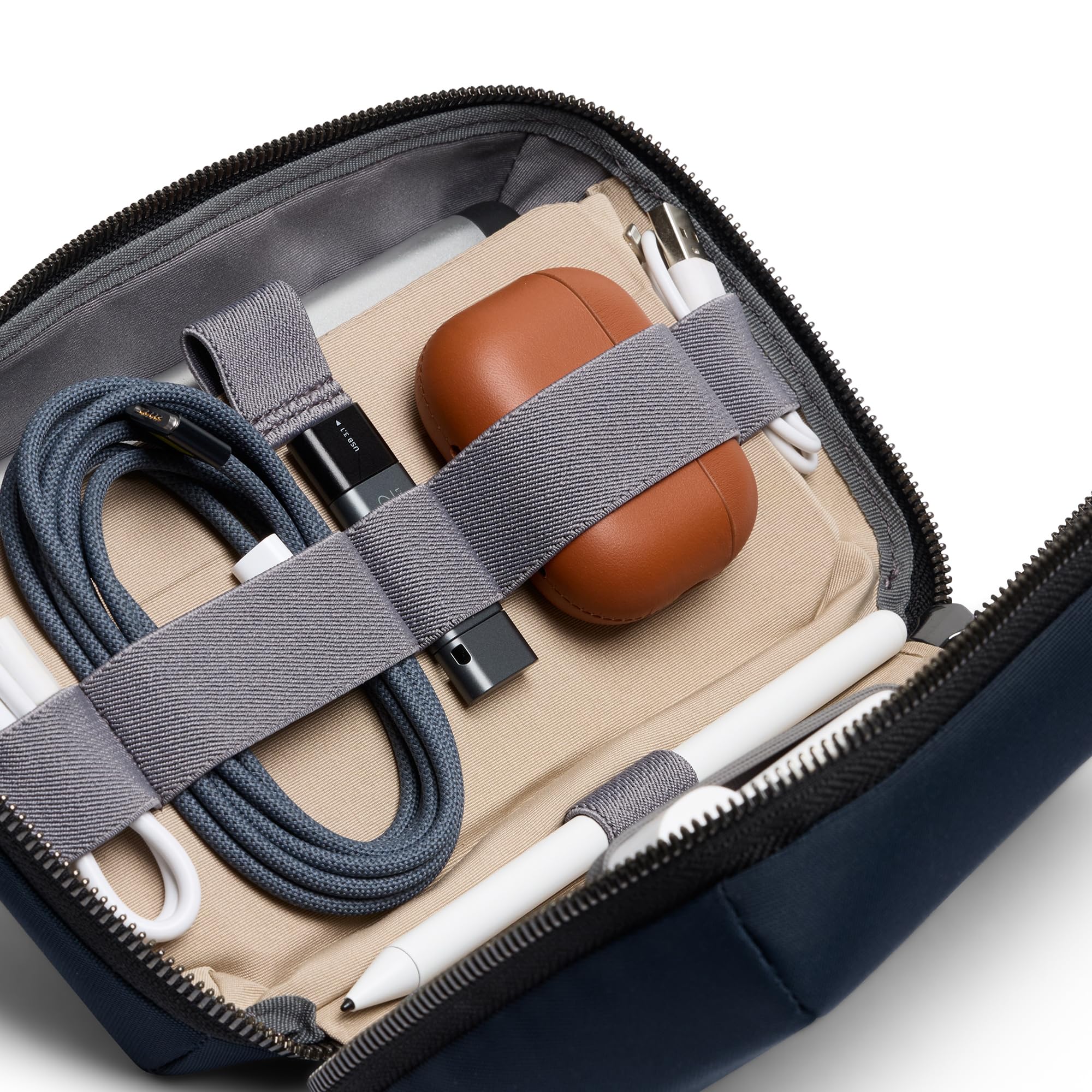 Bellroy Tech Kit, estuche con cremallera para accesorios tecnológicos (power bank, cargador de móvil, cables, auriculares)