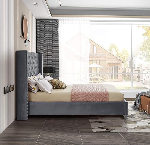 Miniatura 6 de Meridian Furniture – Cama con respaldo de terciopelo abotonado, Aiden-Q-Aiden, con recortes cromados con forma de cabezal de clavos y patas