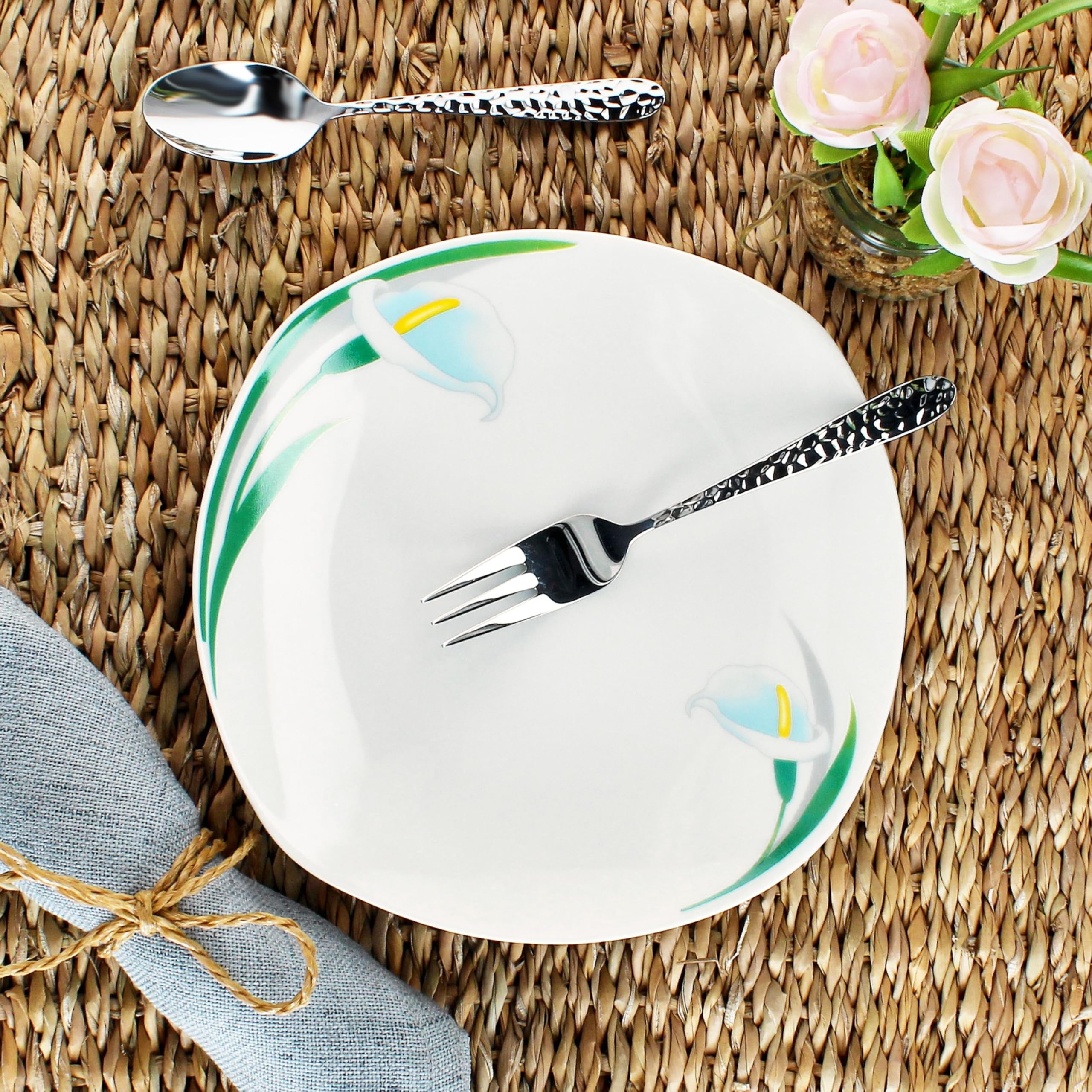 MamboCat Zestaw 6 talerzy do ciasta White Calla, stylowe porcelanowe talerze śniadaniowe z motywem kwiatowym, dla 6 osób, małe talerze do sałatek, deserów, przekąsek itp.