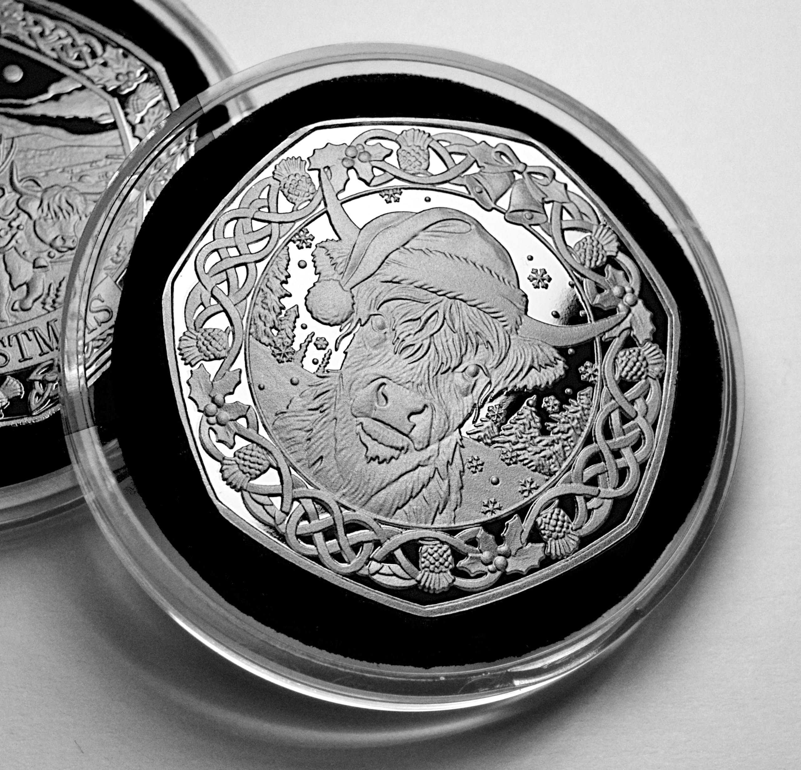 The Commemorative Coin Company HIGHLAND COO Silver Commemorative in Capsule. Highland Cattle Merry Christmas/Xmas Cow/Scotland