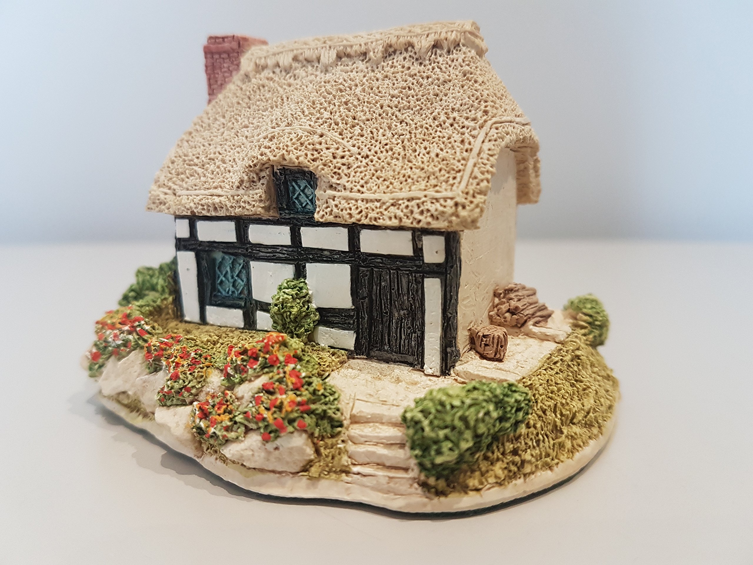 Lilliput Lane Earthy/Taupe Cottage Sculpture, Tabletop, Indoor, Handmade, All Seasons, Cottage, Farmhouse