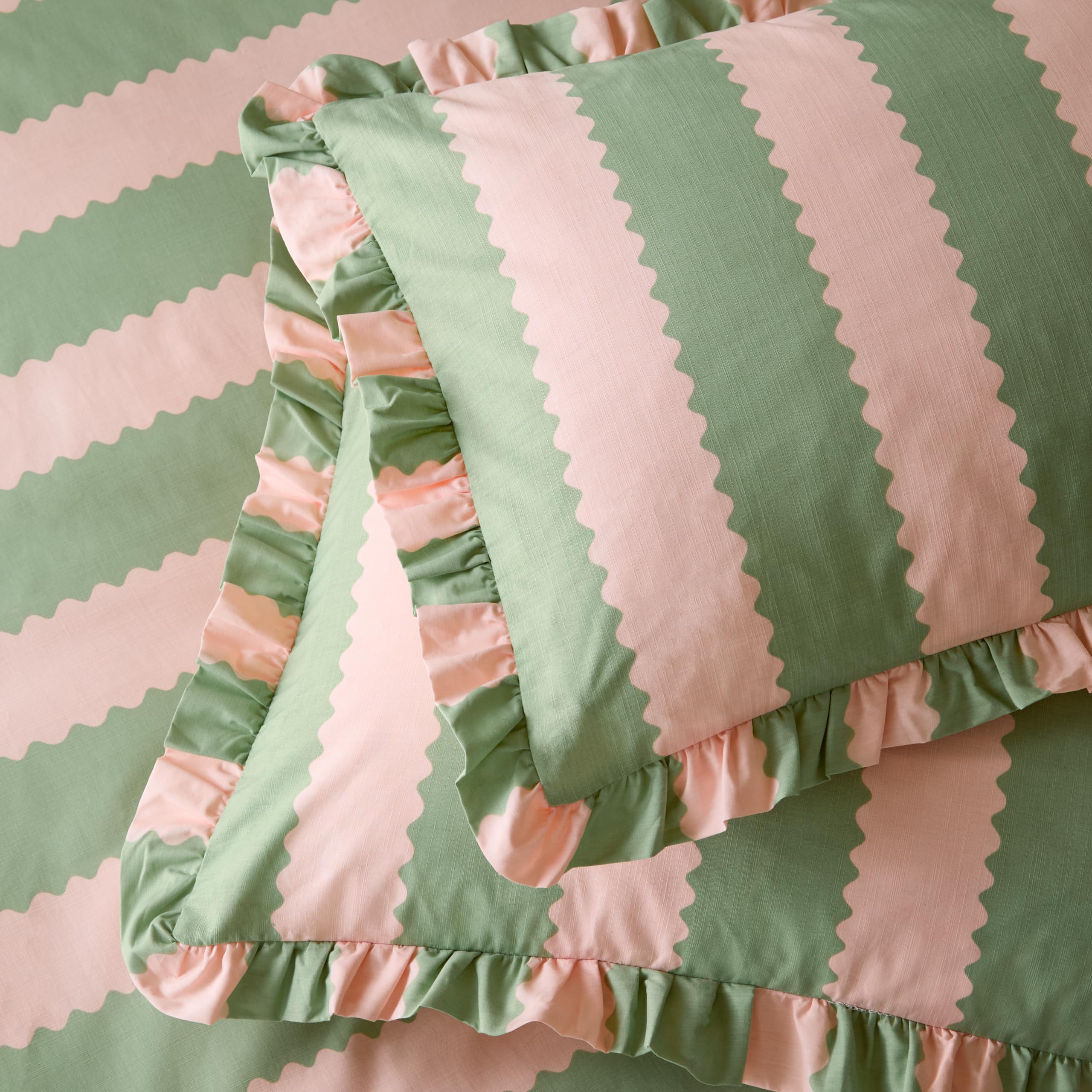 furn. Wylder Birdie Stripe Pillowcase Pair – Reversible Ruffle Edge Cotton Rich Striped Pillow Covers (Pink/Green – 50x75cm)